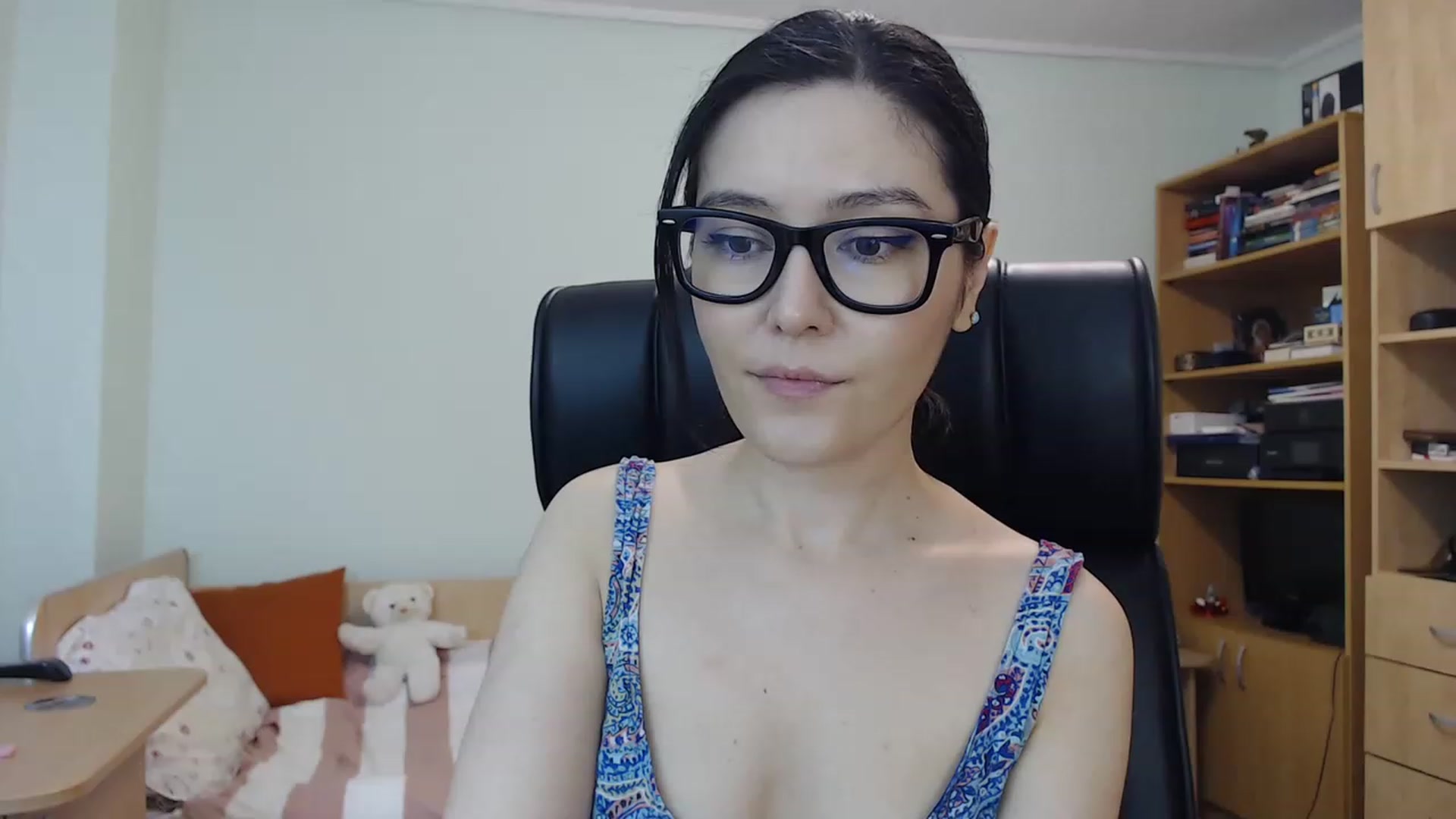Gallery image thumbnail from TheMorrigan_'s myfreecams stream on, 05/17/2023, 19:17 image 20 of 20