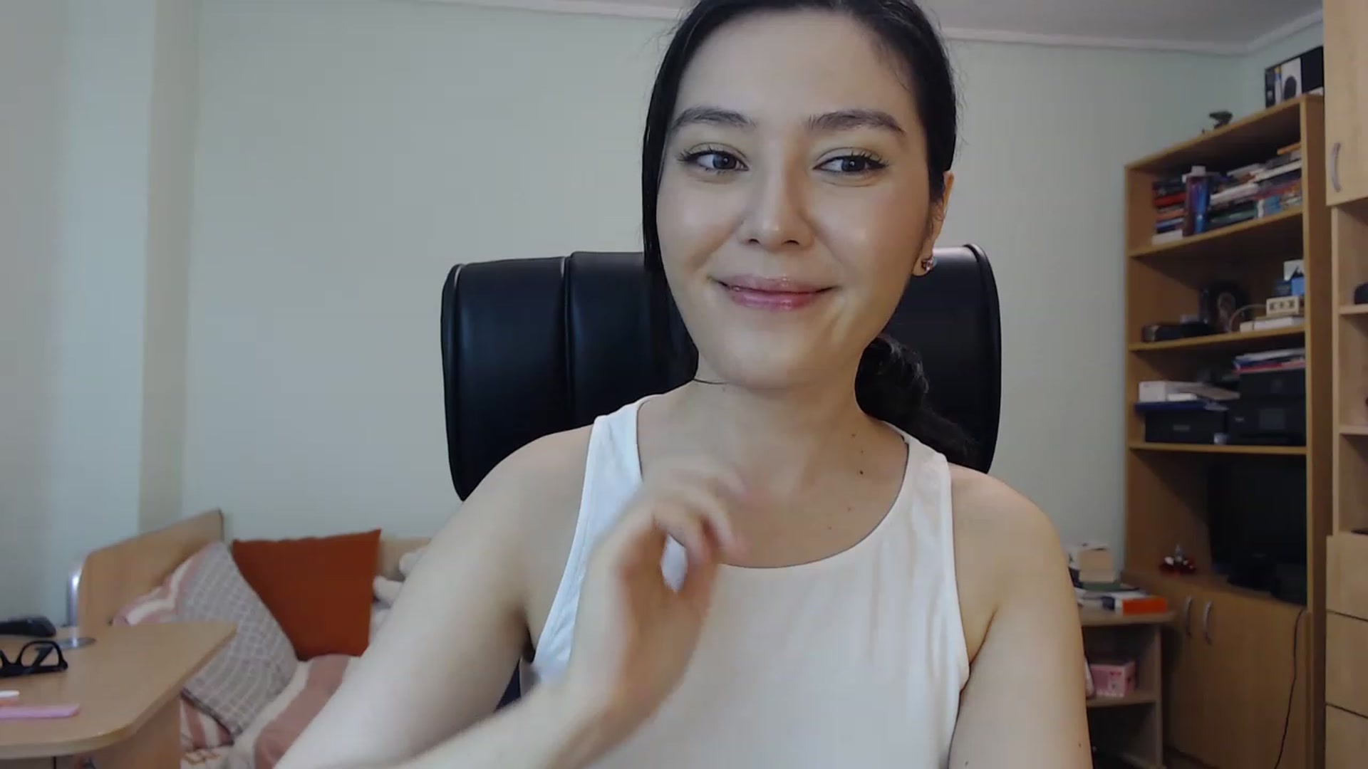 Gallery image thumbnail from TheMorrigan_'s myfreecams stream on, 05/30/2023, 19:51 image 14 of 20