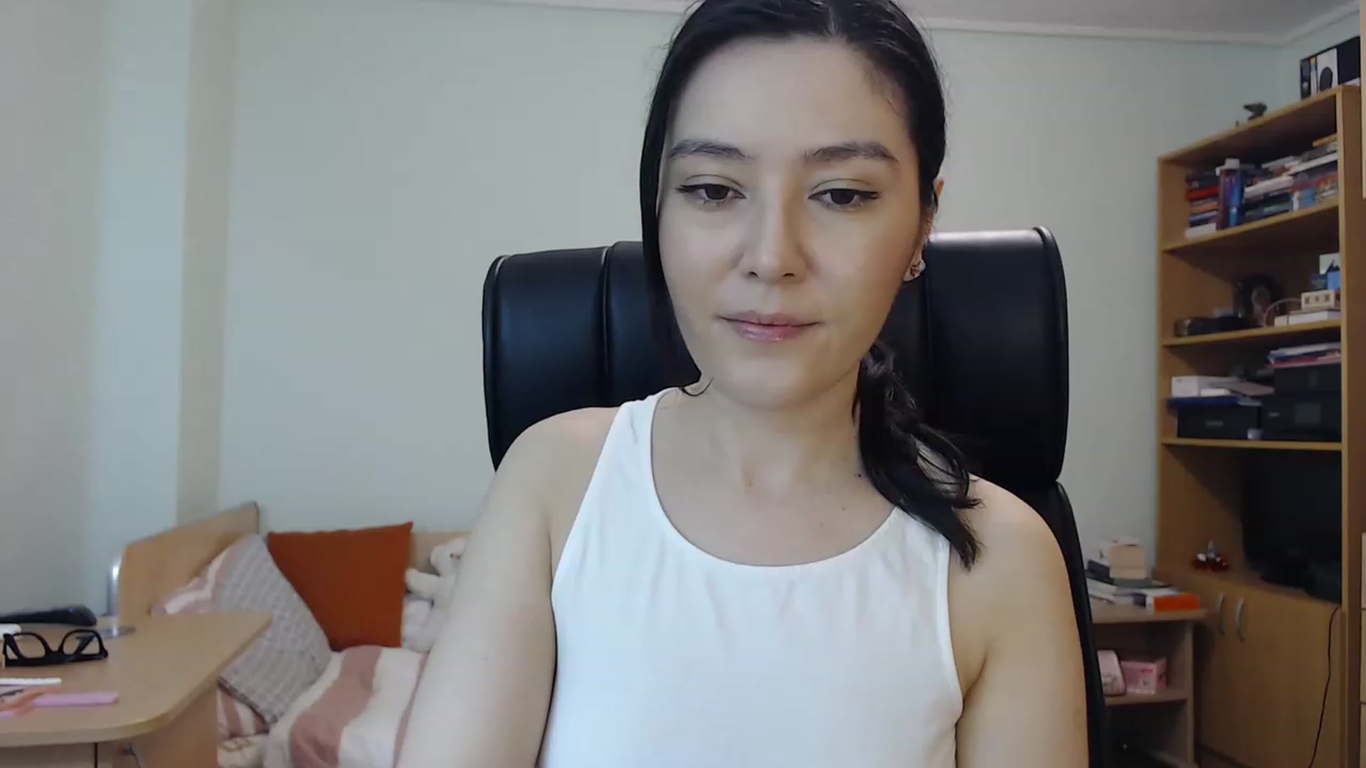 Gallery image thumbnail from TheMorrigan_'s myfreecams stream on, 05/30/2023, 19:51 image 3 of 20