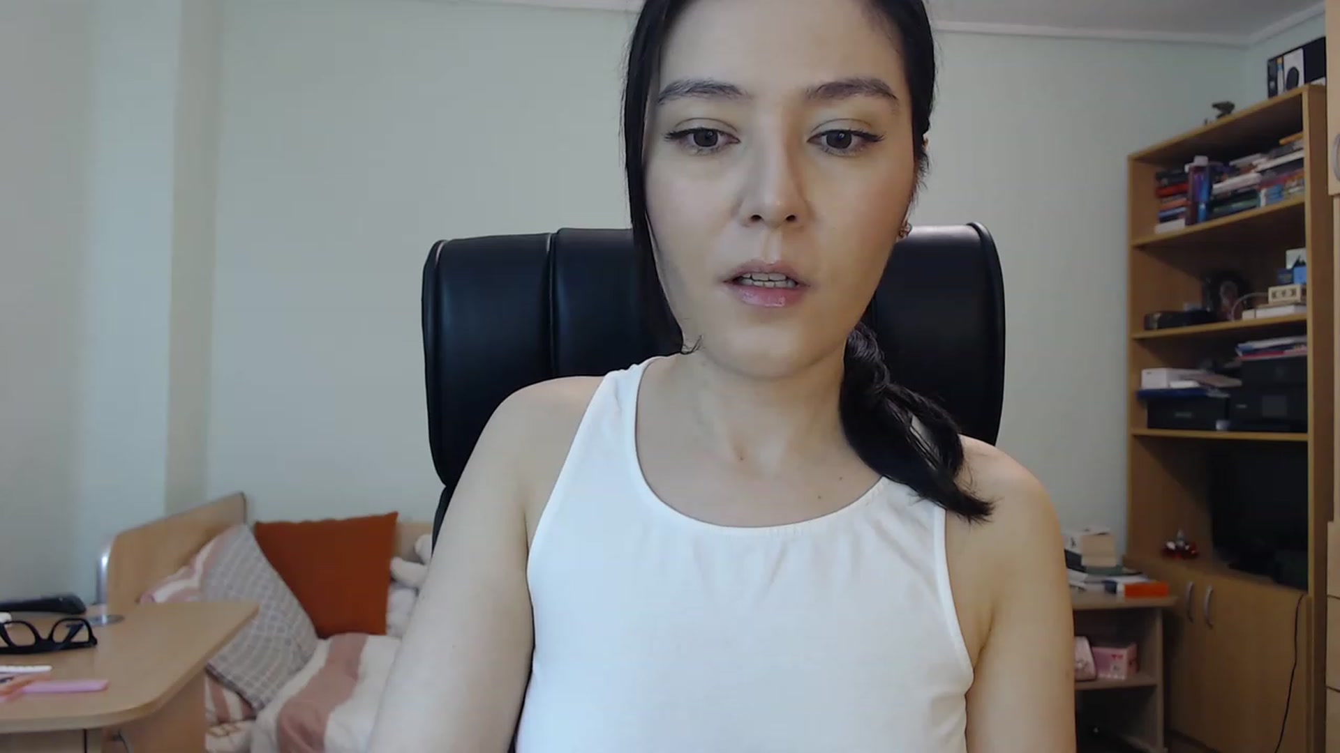 Gallery image thumbnail from TheMorrigan_'s myfreecams stream on, 05/30/2023, 19:51 image 6 of 20