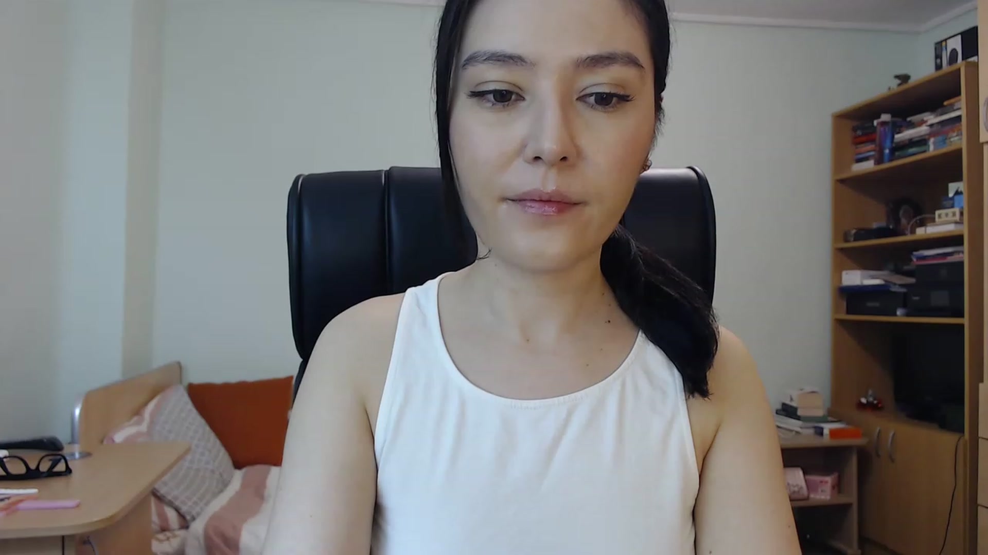 Gallery image thumbnail from TheMorrigan_'s myfreecams stream on, 05/30/2023, 19:51 image 7 of 20
