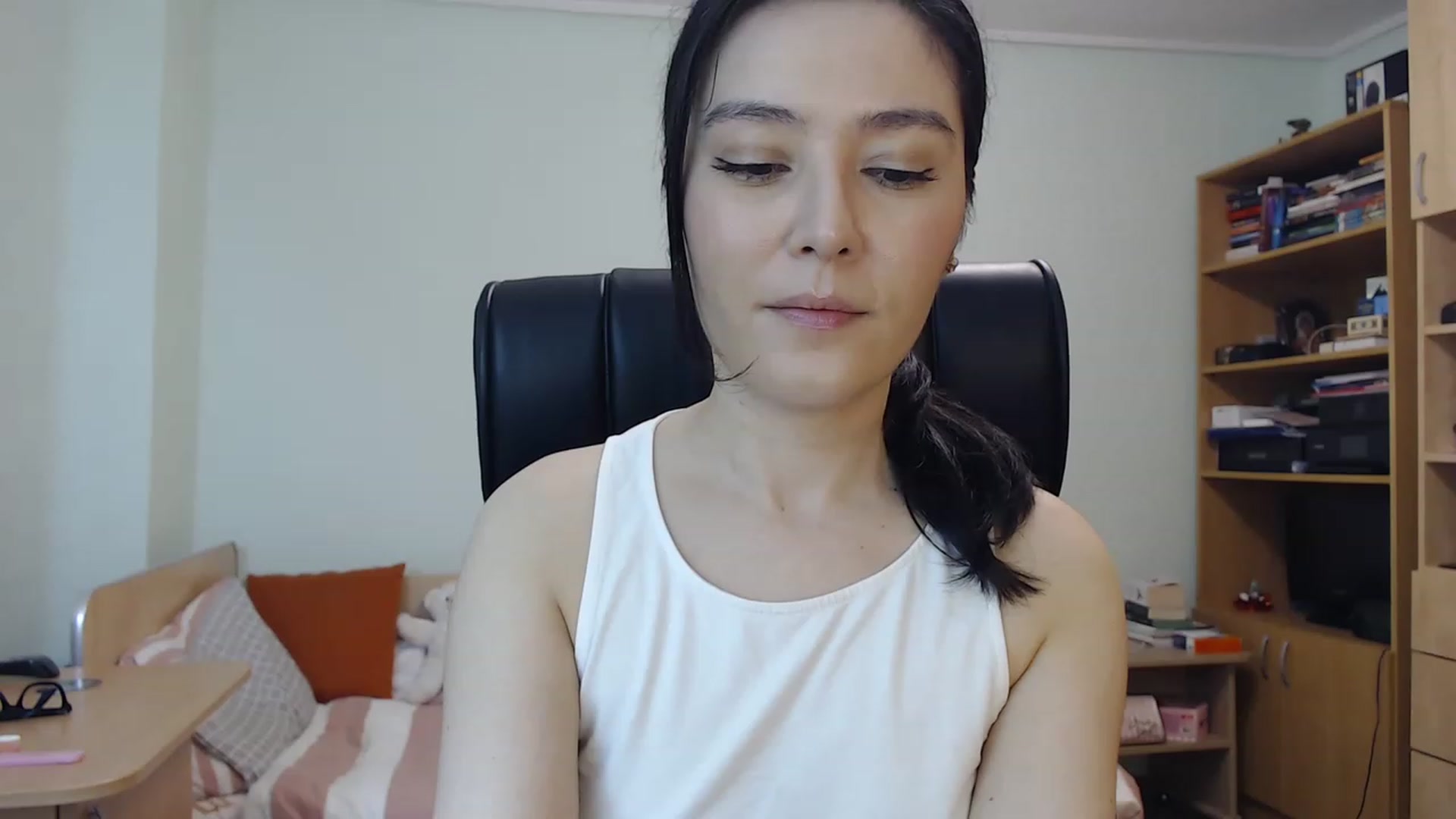 Gallery image thumbnail from TheMorrigan_'s myfreecams stream on, 05/30/2023, 19:51 image 15 of 20