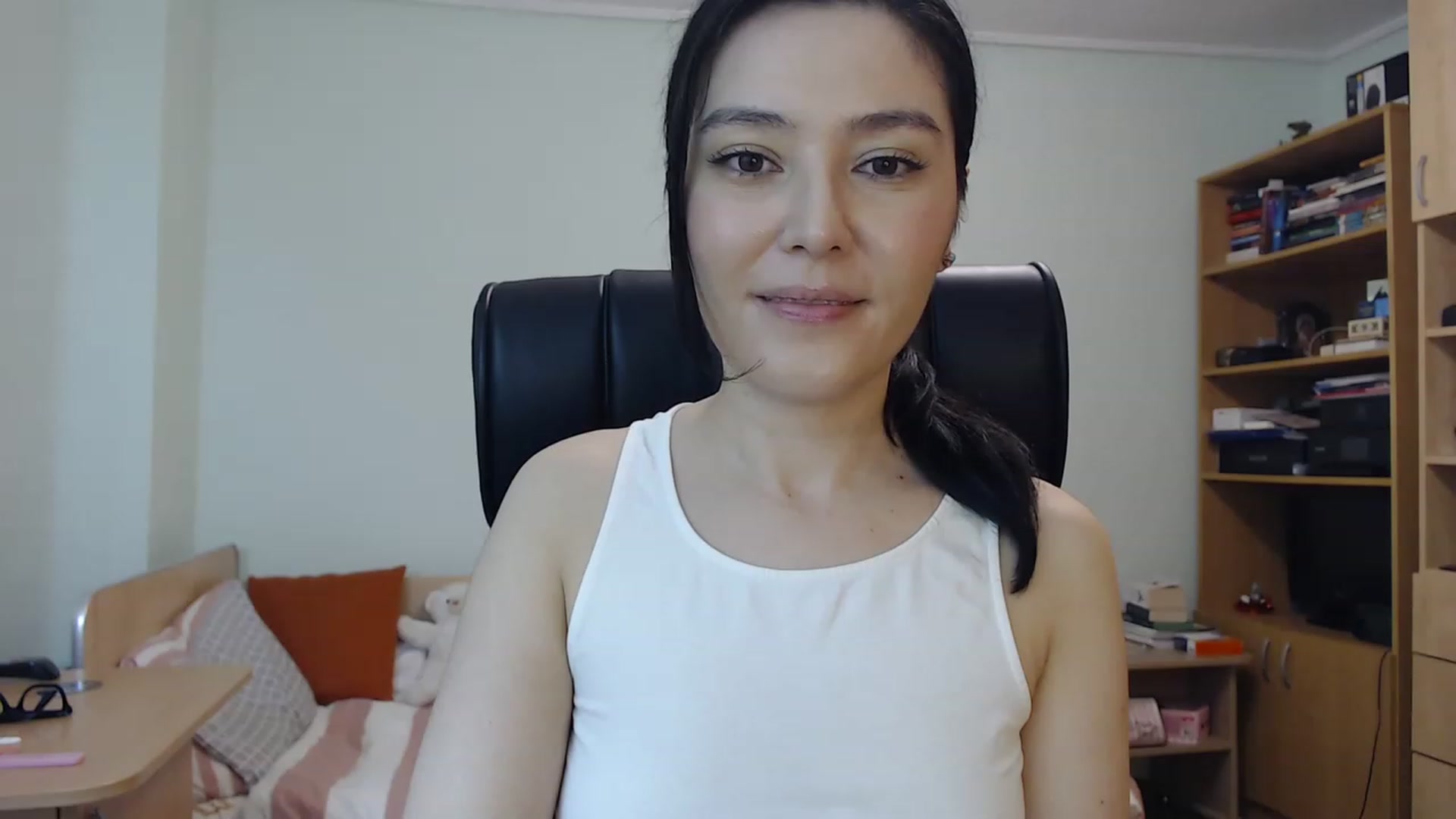 Gallery image thumbnail from TheMorrigan_'s myfreecams stream on, 05/30/2023, 19:51 image 16 of 20