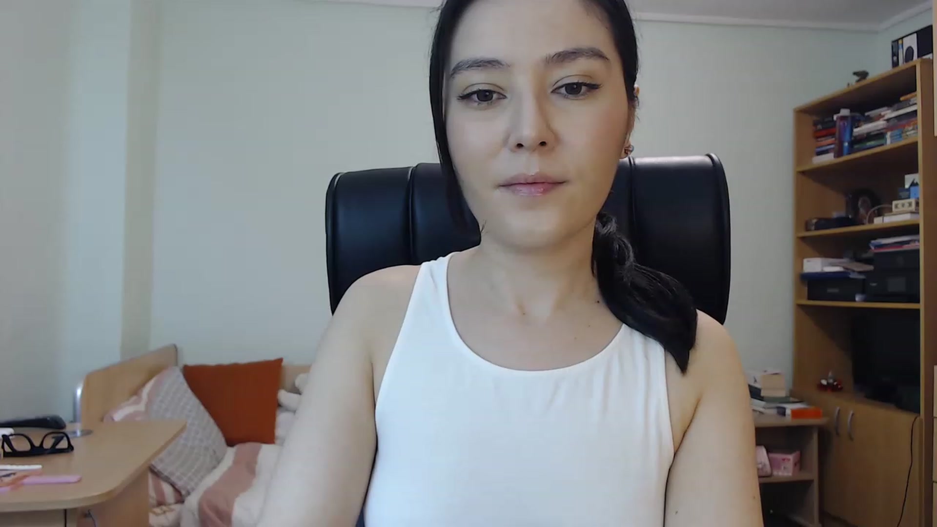 Gallery image thumbnail from TheMorrigan_'s myfreecams stream on, 05/30/2023, 19:51 image 2 of 20