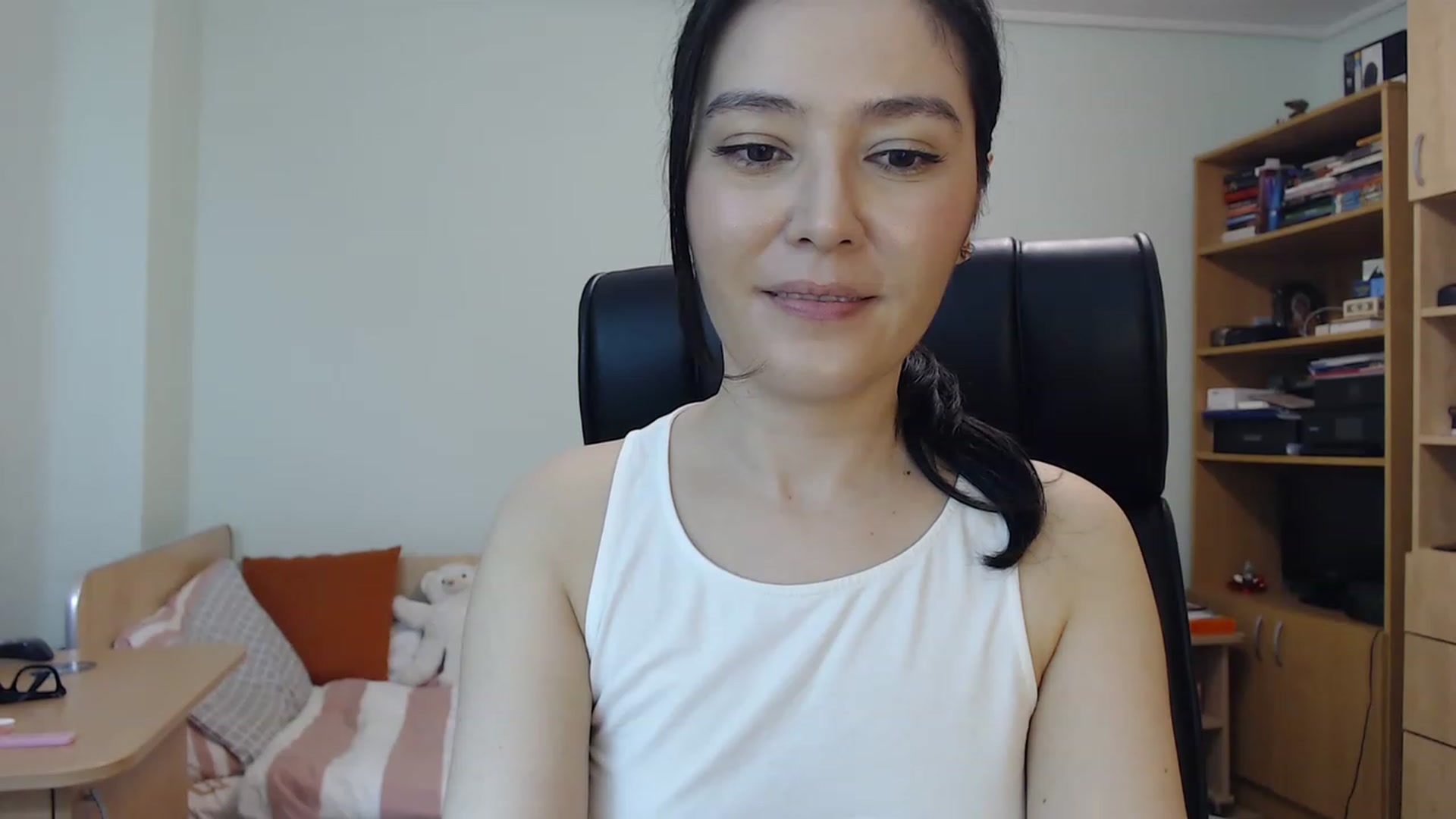 Gallery image thumbnail from TheMorrigan_'s myfreecams stream on, 05/30/2023, 21:07 image 10 of 20