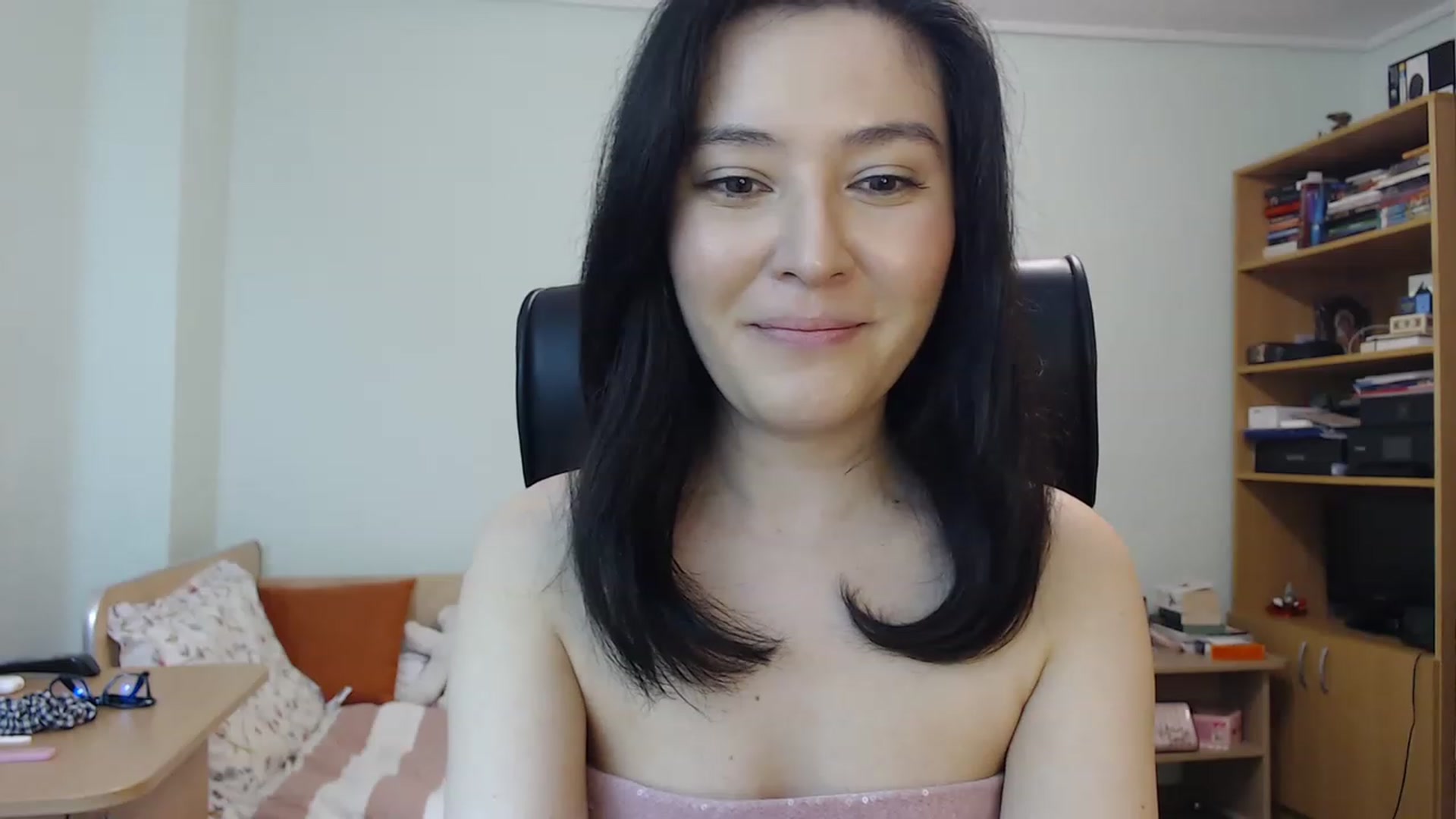 Gallery image thumbnail from TheMorrigan_'s myfreecams stream on, 06/03/2023, 21:40 image 8 of 20