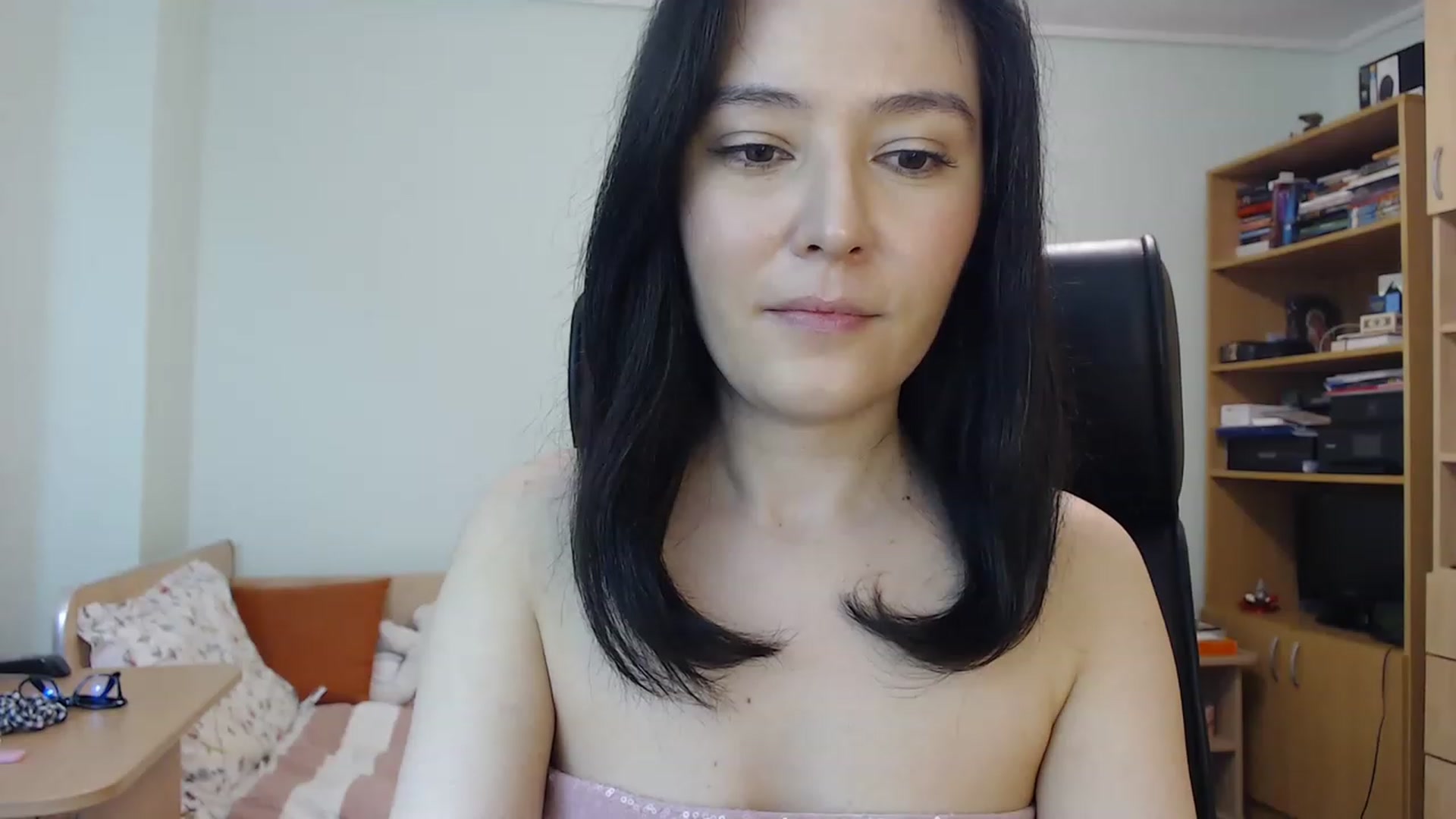 Gallery image thumbnail from TheMorrigan_'s myfreecams stream on, 06/03/2023, 21:40 image 9 of 20