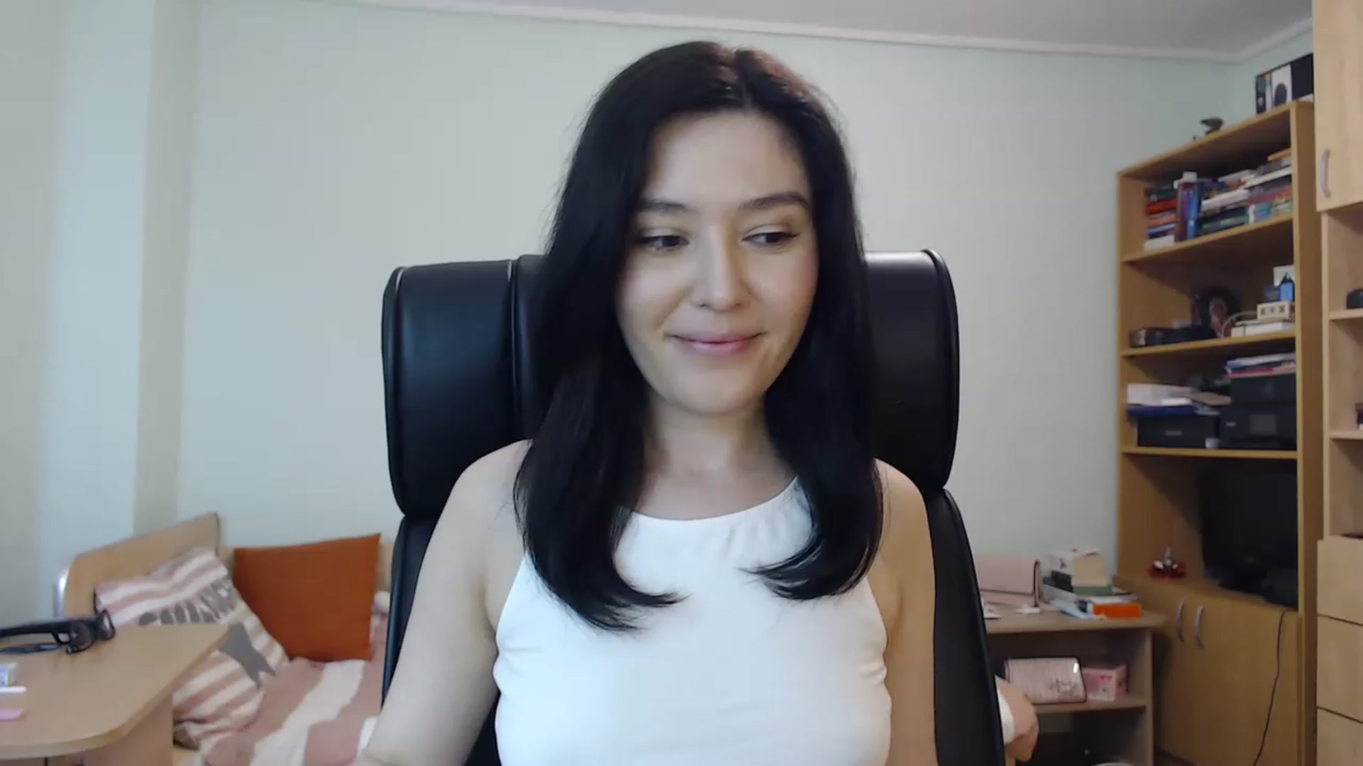 Gallery image thumbnail from TheMorrigan_'s myfreecams stream on, 06/08/2023, 20:34 image 2 of 20
