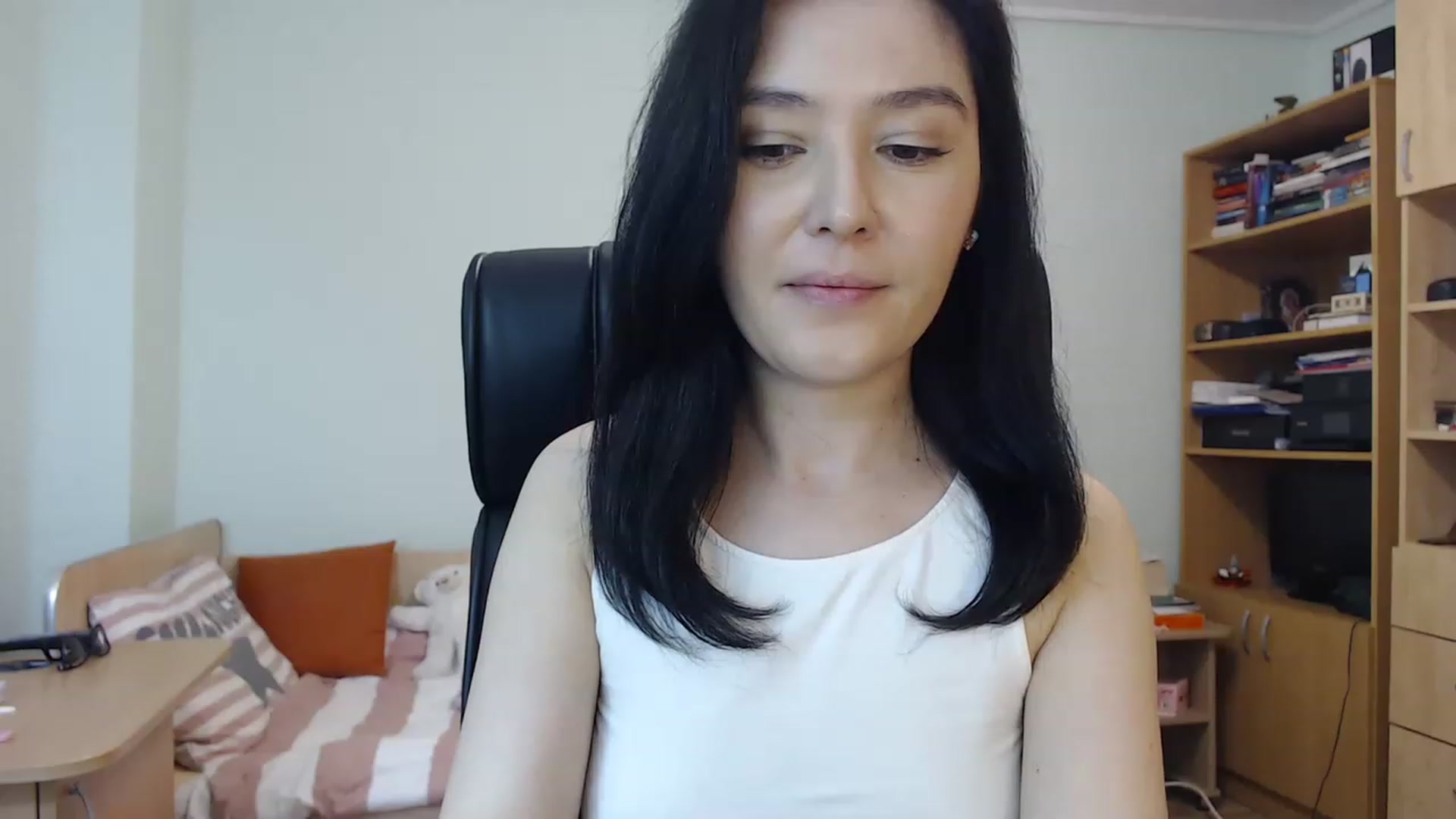Gallery image thumbnail from TheMorrigan_'s myfreecams stream on, 06/08/2023, 20:34 image 19 of 20