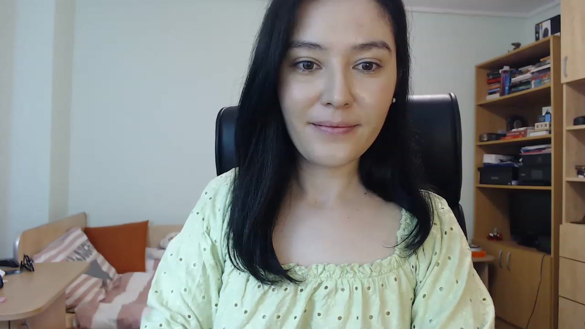 Gallery image thumbnail from TheMorrigan_'s myfreecams stream on, 06/09/2023, 20:39 image 9 of 20