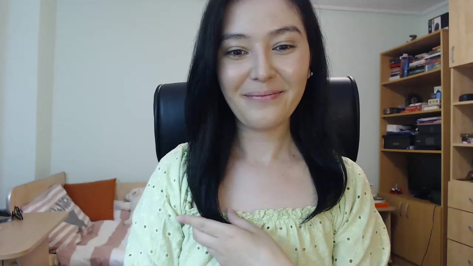 Gallery image thumbnail from TheMorrigan_'s myfreecams stream on, 06/09/2023, 20:39 image 10 of 20