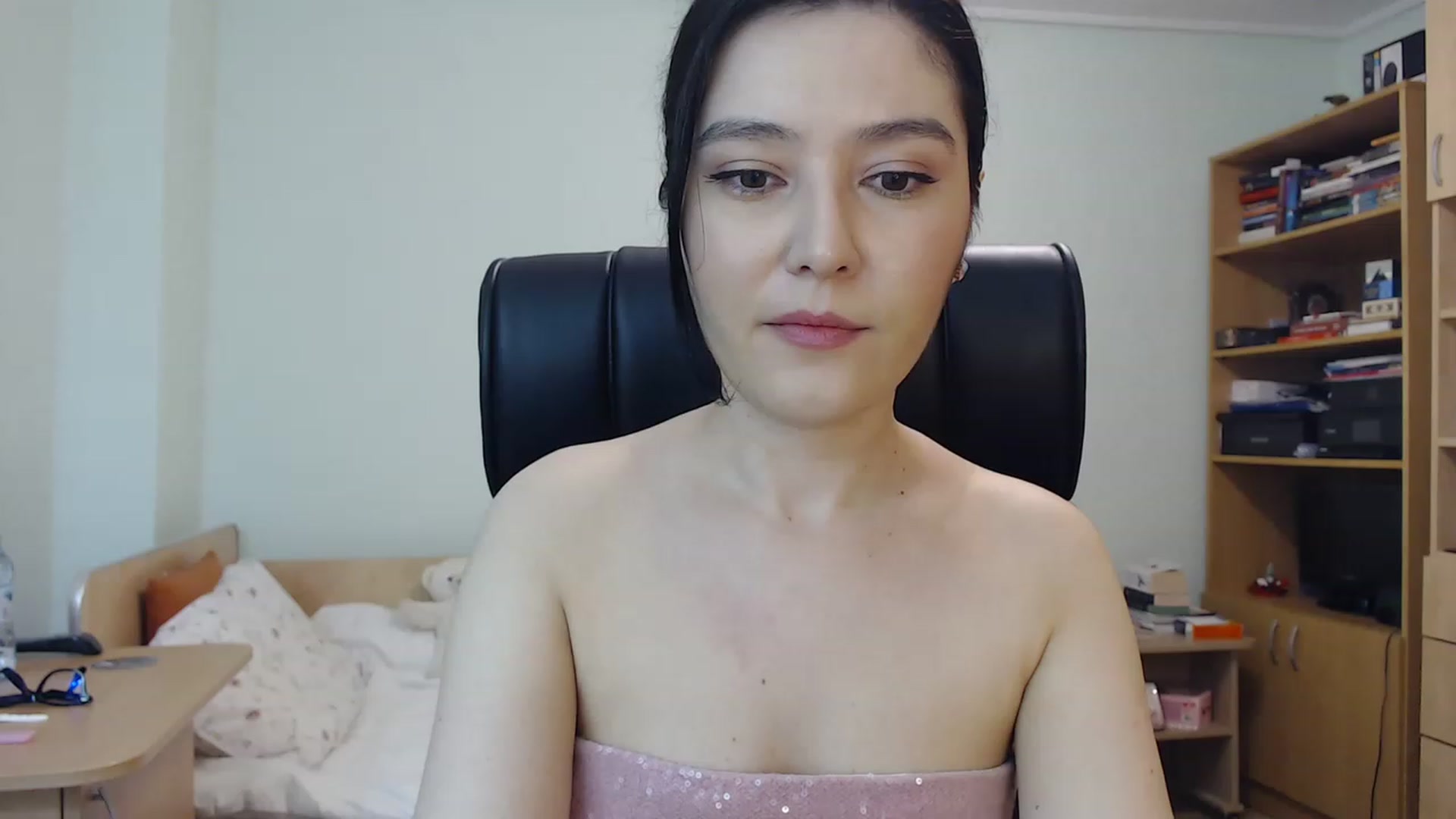 Gallery image thumbnail from TheMorrigan_'s myfreecams stream on, 06/17/2023, 19:37 image 13 of 20