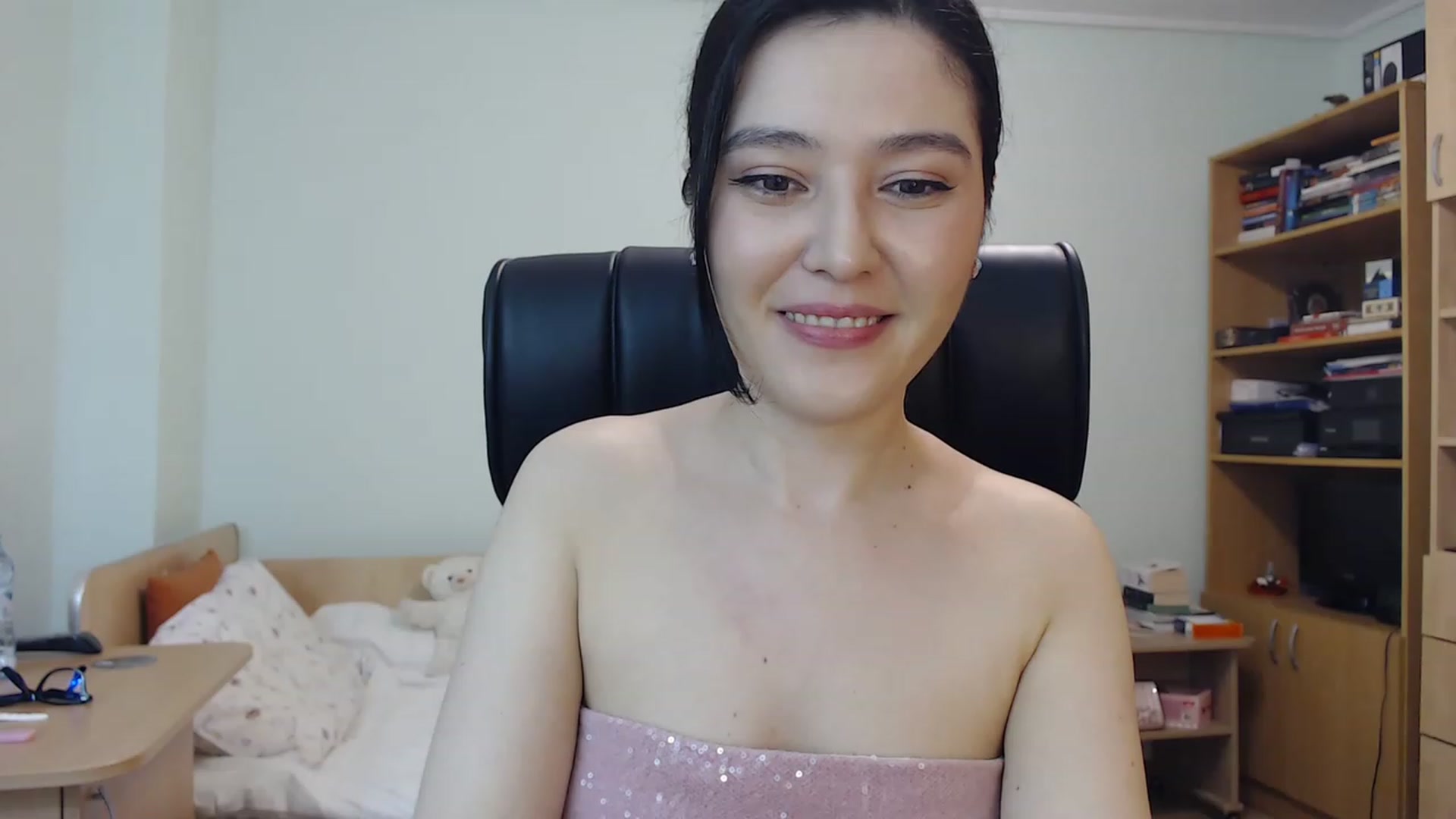 Gallery image thumbnail from TheMorrigan_'s myfreecams stream on, 06/17/2023, 19:37 image 12 of 20