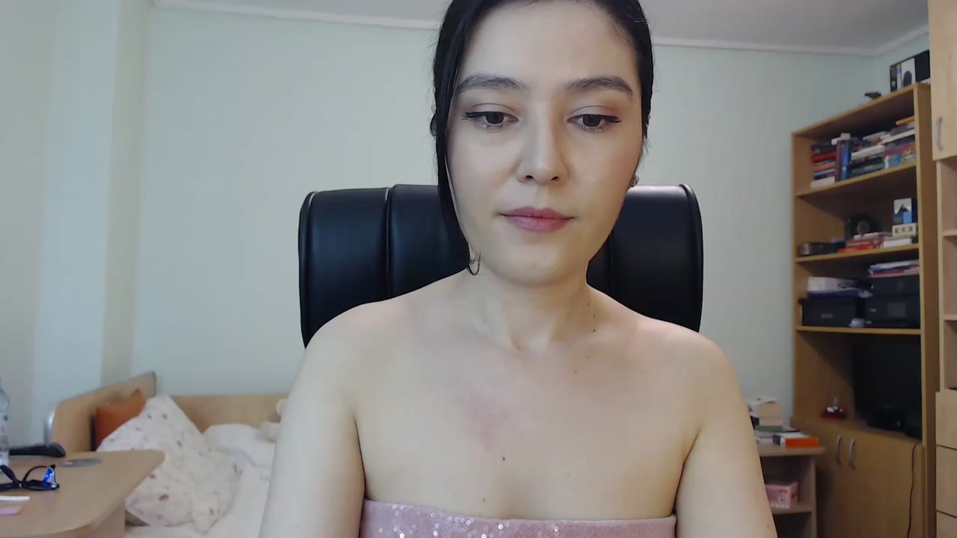 Gallery image thumbnail from TheMorrigan_'s myfreecams stream on, 06/17/2023, 19:37 image 7 of 20