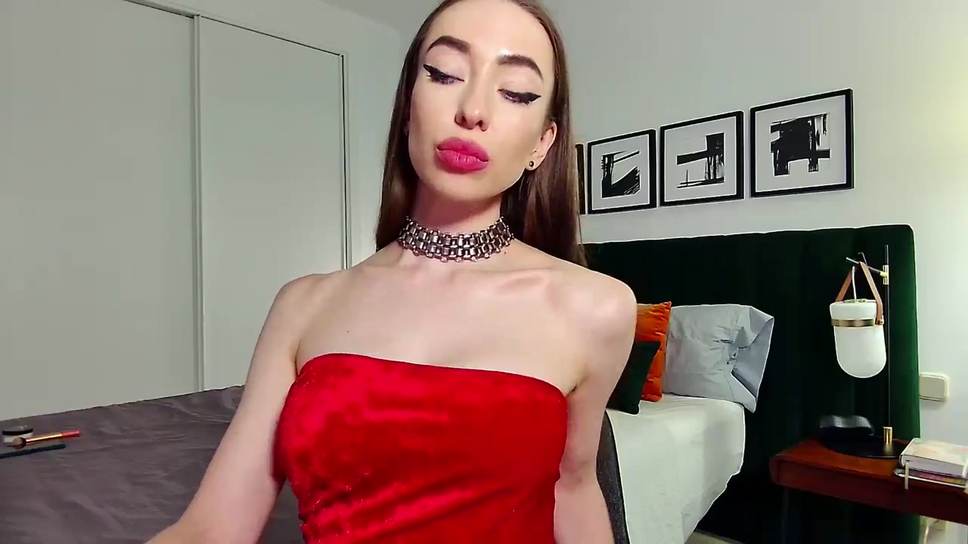 Gallery image thumbnail from TheNorthQueen's myfreecams stream on, 09/08/2024, 03:25 image 19 of 20