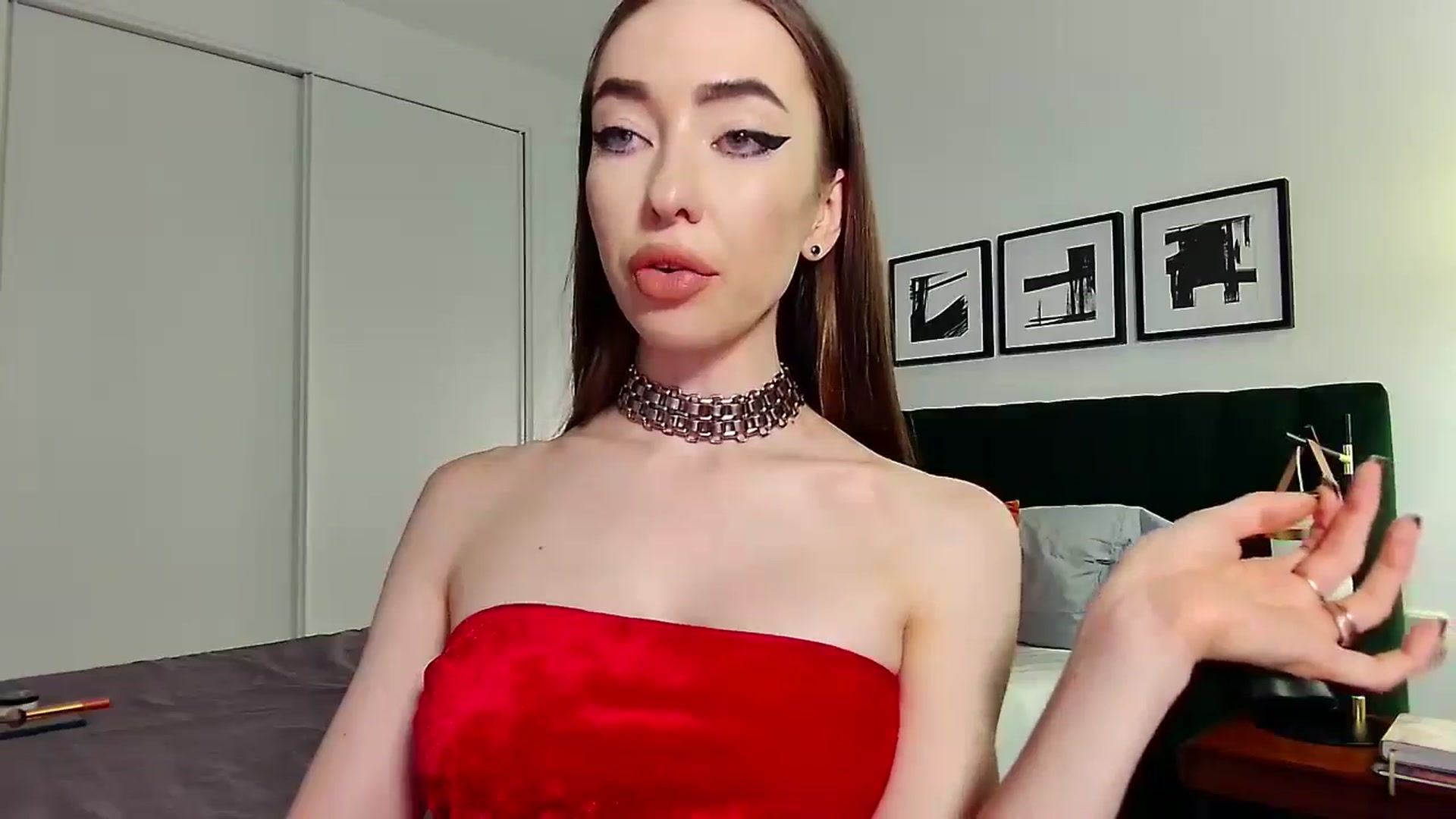 Gallery image thumbnail from TheNorthQueen's myfreecams stream on, 09/08/2024, 03:25 image 5 of 20