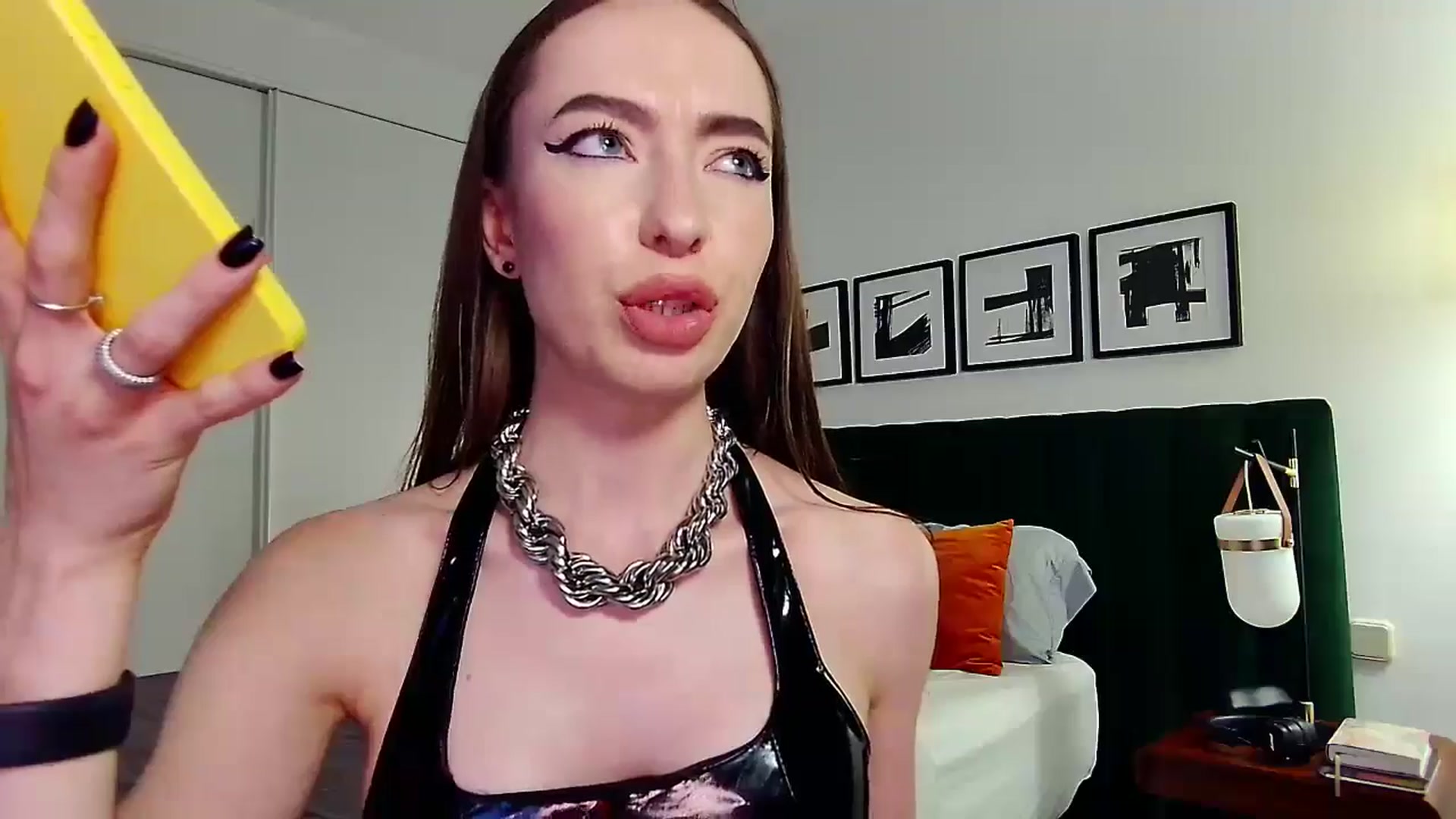 Gallery image thumbnail from TheNorthQueen's myfreecams stream on, 09/09/2024, 24:58 image 10 of 20