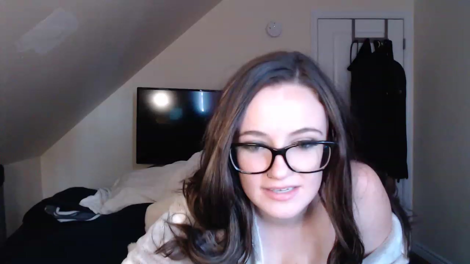 Gallery image thumbnail from TheNudeArtist's myfreecams stream on, 11/18/2022, 18:24 image 9 of 20