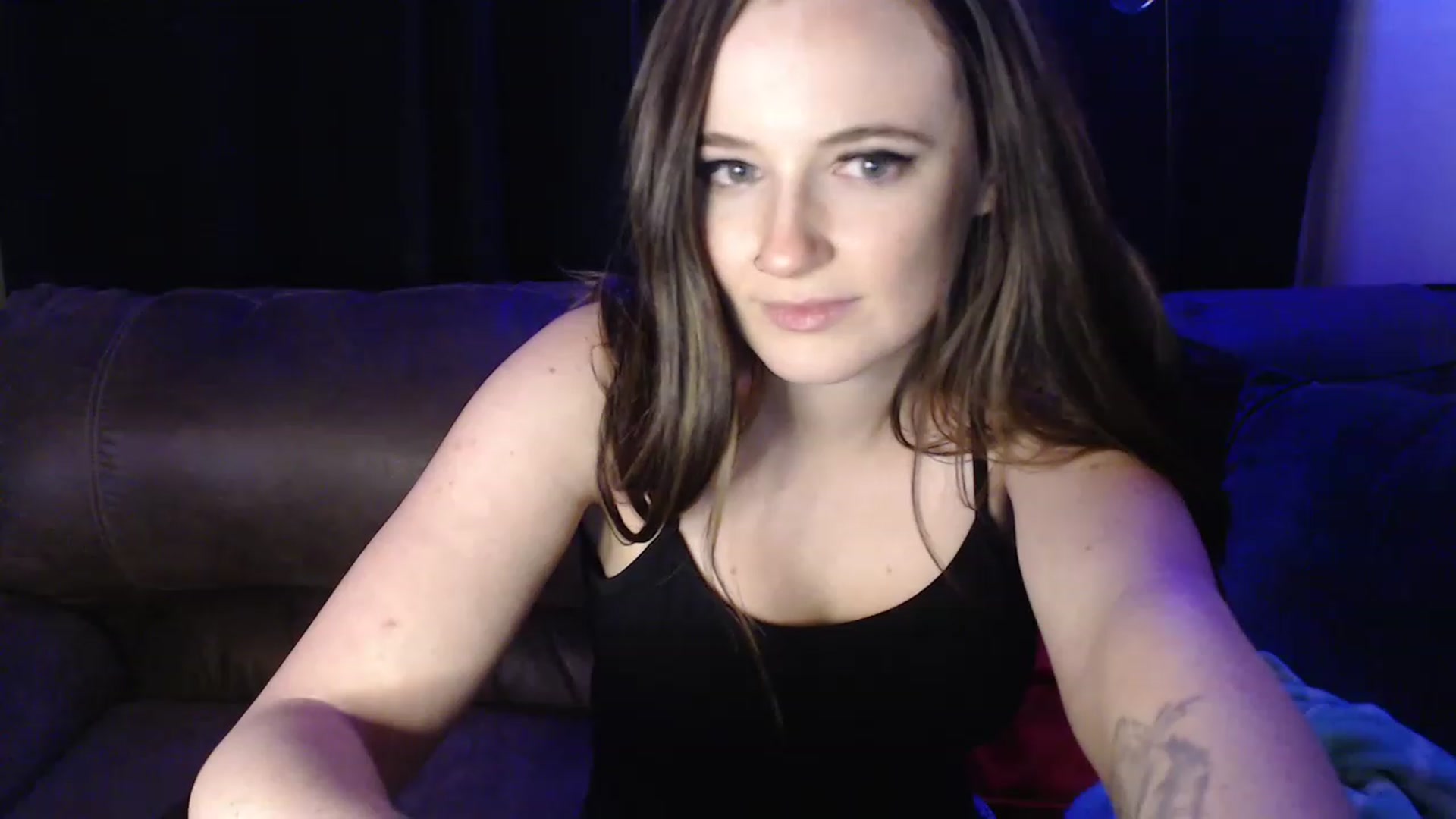 Gallery image thumbnail from TheNudeArtist's myfreecams stream on, 02/19/2023, 08:06 image 17 of 20