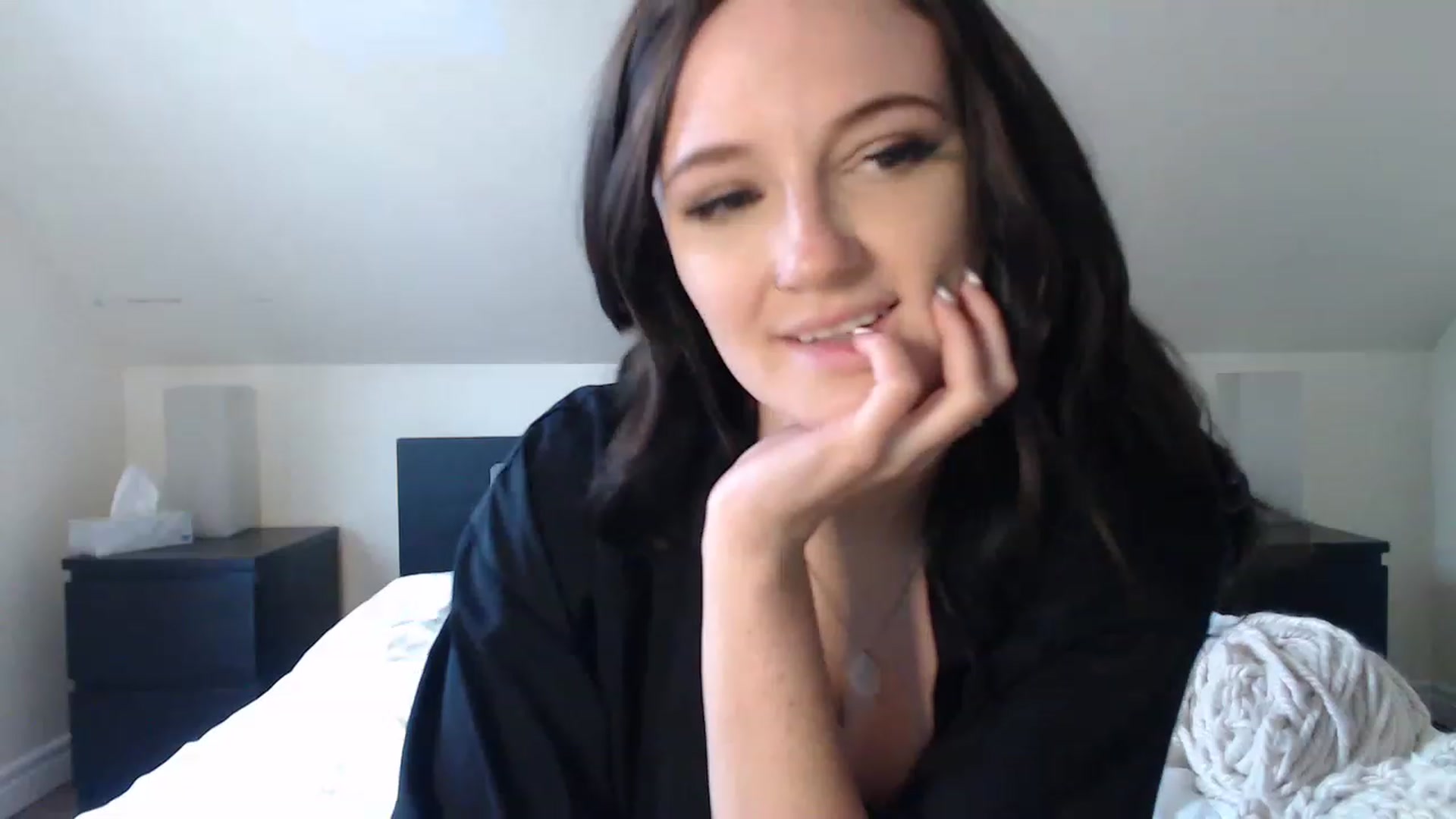 Gallery image thumbnail from TheNudeArtist's myfreecams stream on, 03/23/2023, 16:25 image 10 of 20