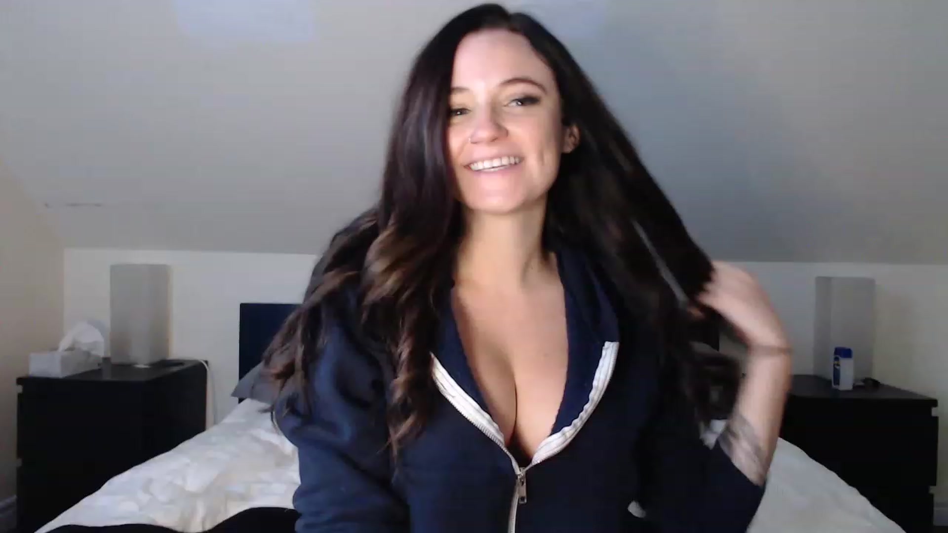 Gallery image thumbnail from TheNudeArtist's myfreecams stream on, 06/17/2023, 11:32 image 1 of 20
