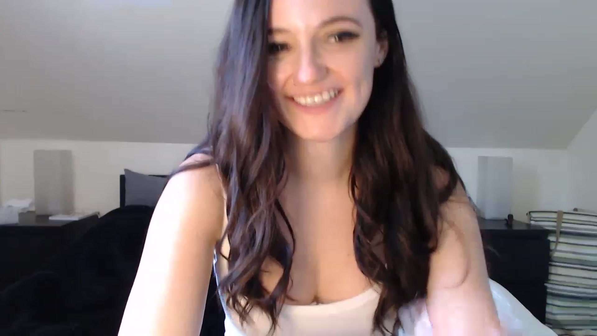 Gallery image thumbnail from TheNudeArtist's myfreecams stream on, 06/21/2023, 18:43 image 5 of 20