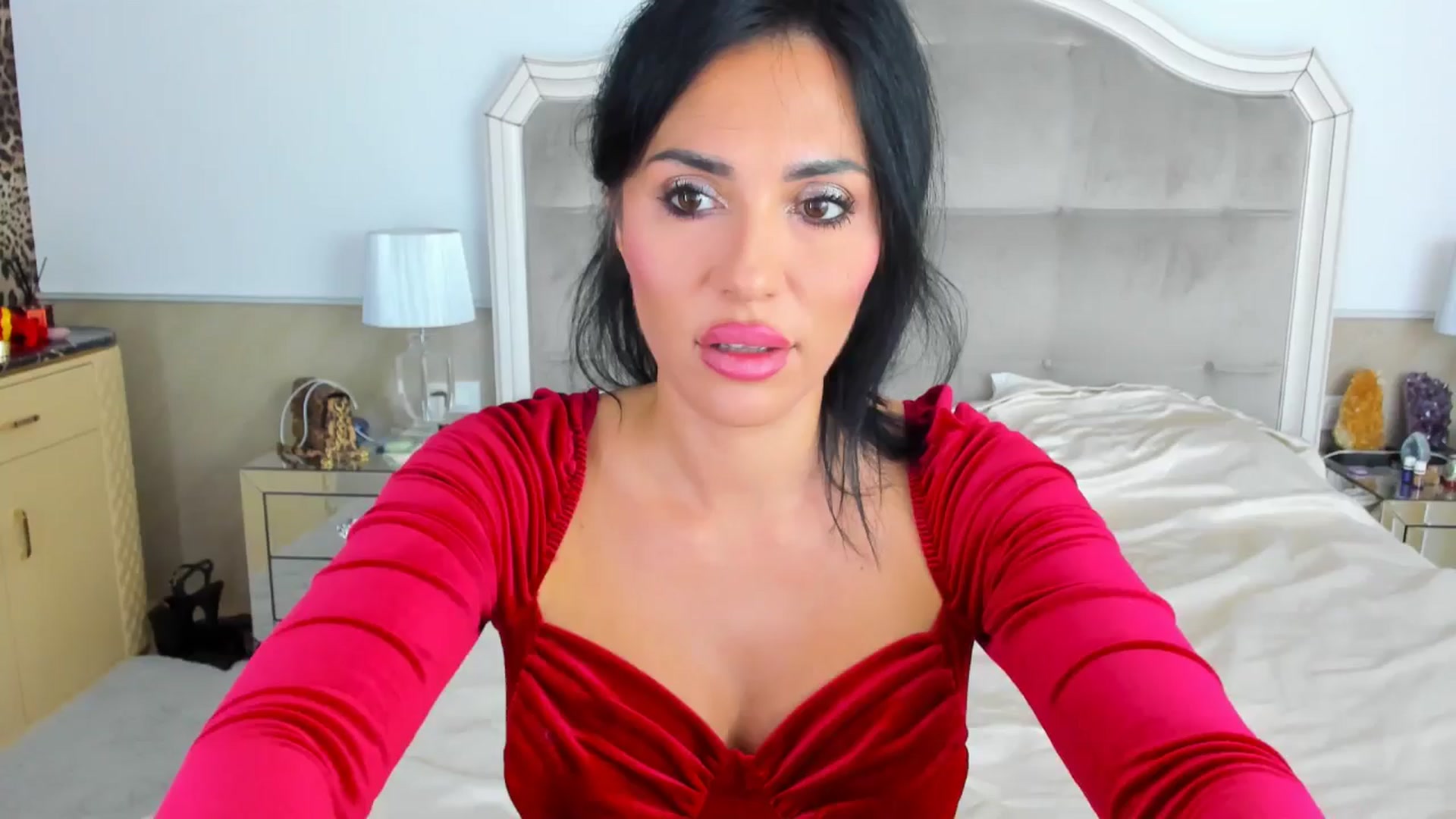 Gallery image thumbnail from TheOwneress's myfreecams stream on, 05/19/2025, 20:47 image 1 of 20