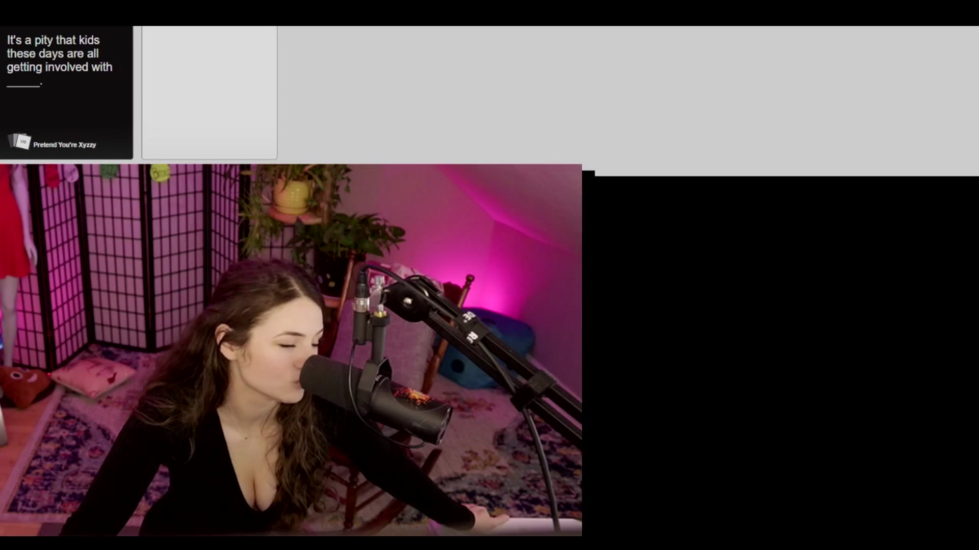 Gallery image thumbnail from ThePeepShow's myfreecams stream on, 04/07/2025, 08:28 image 19 of 20