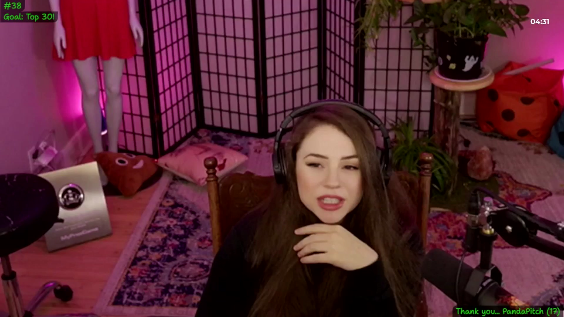 Gallery image thumbnail from ThePeepShow's myfreecams stream on, 04/08/2025, 04:50 image 7 of 20