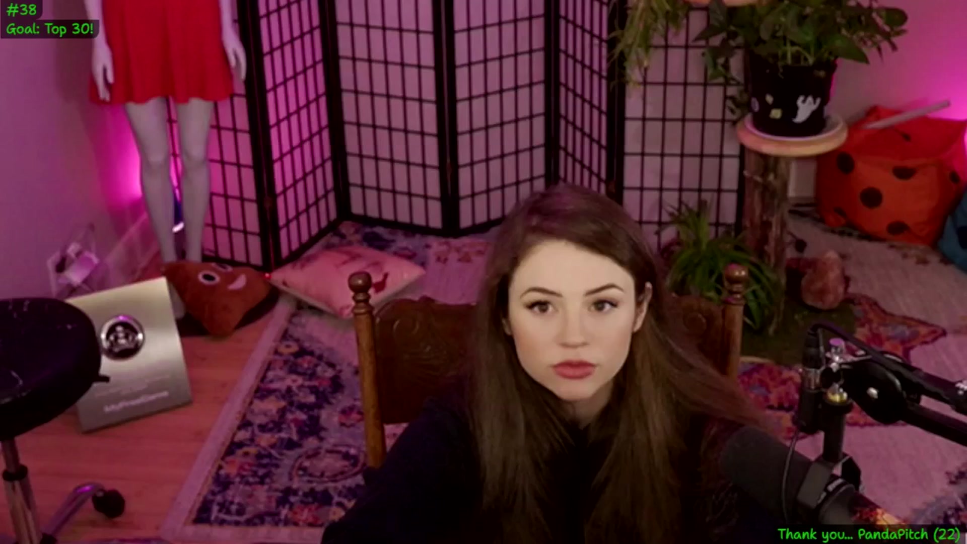 Gallery image thumbnail from ThePeepShow's myfreecams stream on, 04/08/2025, 04:50 image 13 of 20