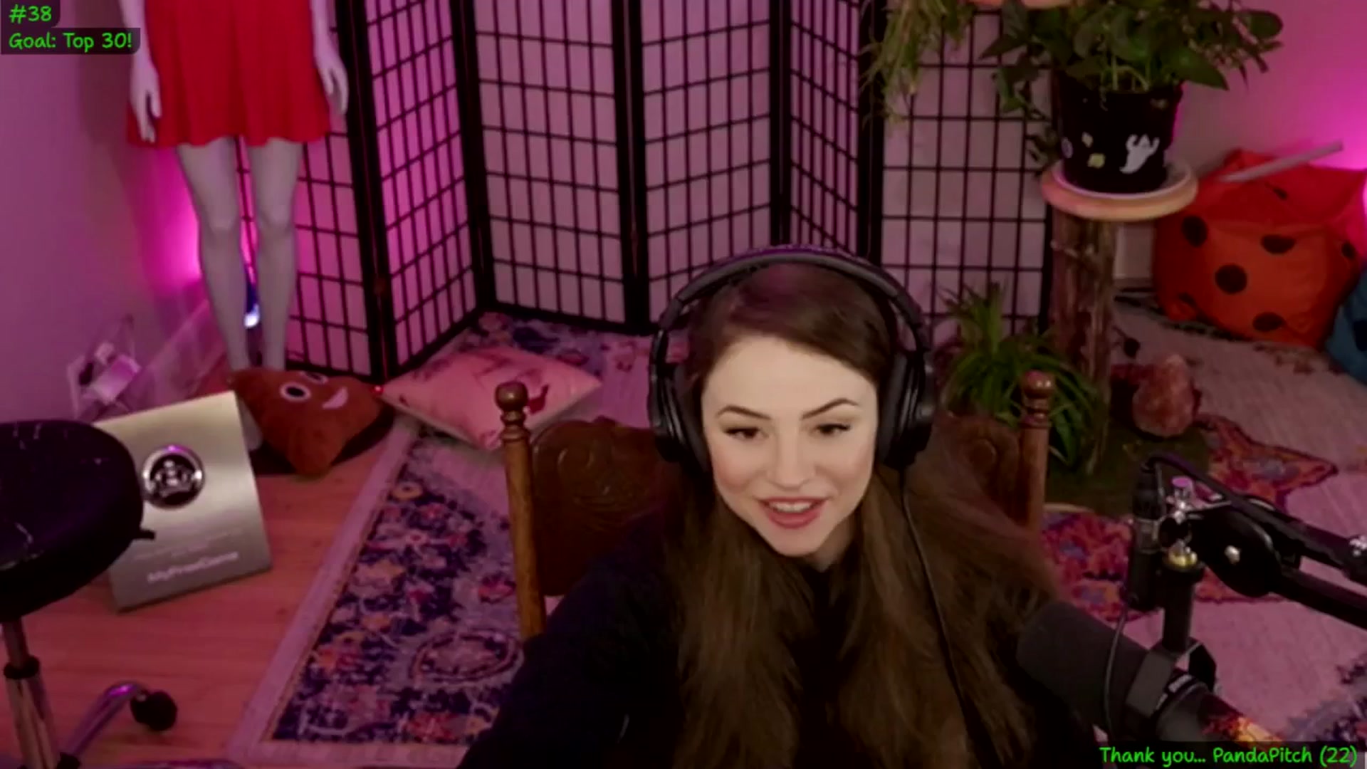 Gallery image thumbnail from ThePeepShow's myfreecams stream on, 04/08/2025, 04:50 image 19 of 20