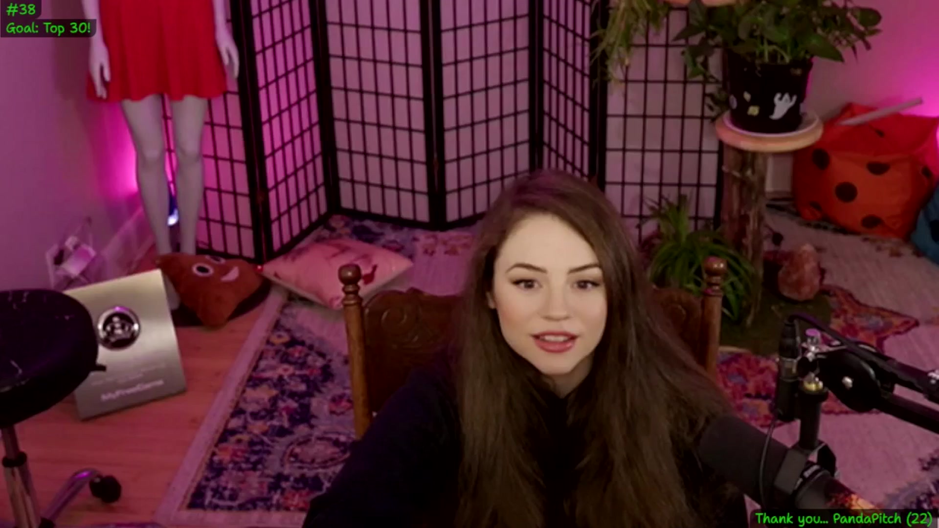Gallery image thumbnail from ThePeepShow's myfreecams stream on, 04/08/2025, 04:50 image 18 of 20