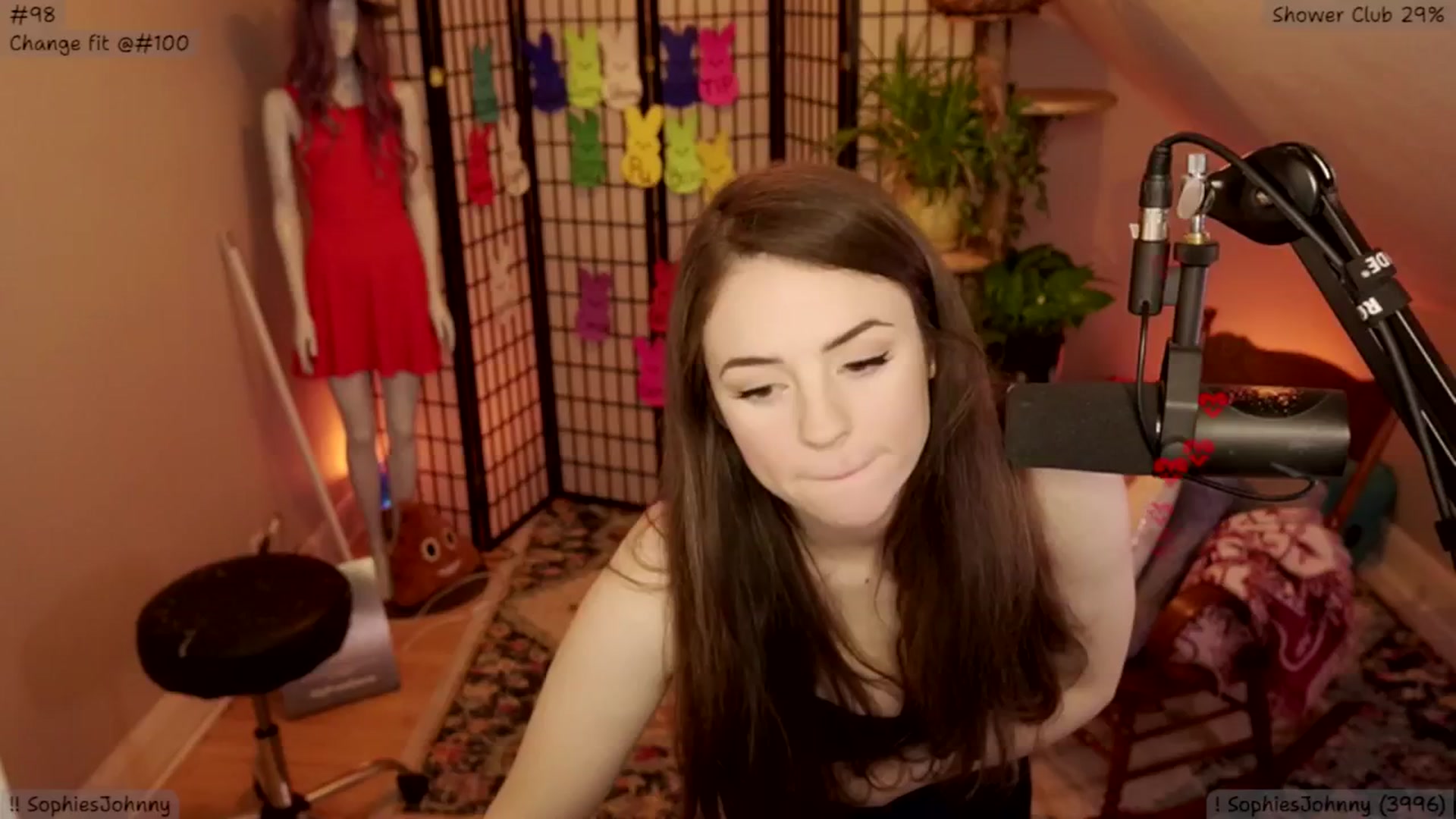 Gallery image thumbnail from ThePeepShow's myfreecams stream on, 04/18/2025, 06:23 image 18 of 20