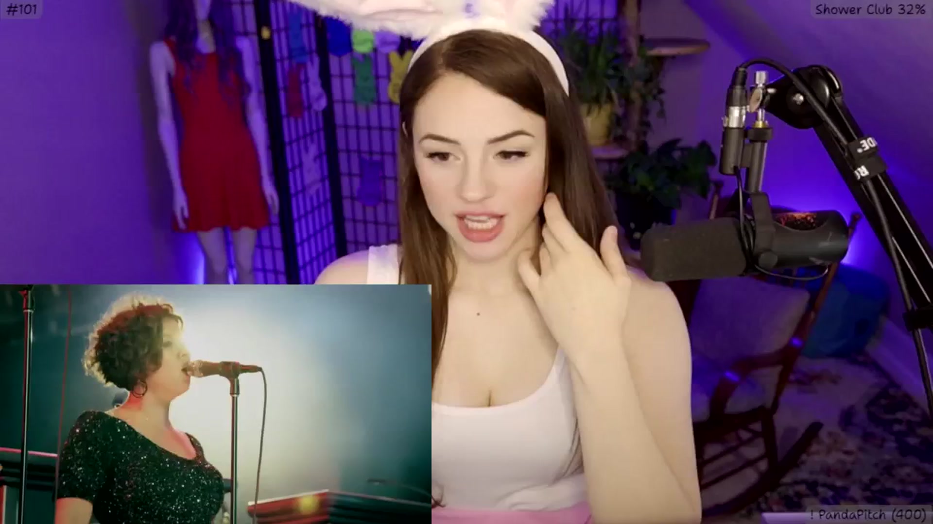 Gallery image thumbnail from ThePeepShow's myfreecams stream on, 04/19/2025, 06:41 image 3 of 20