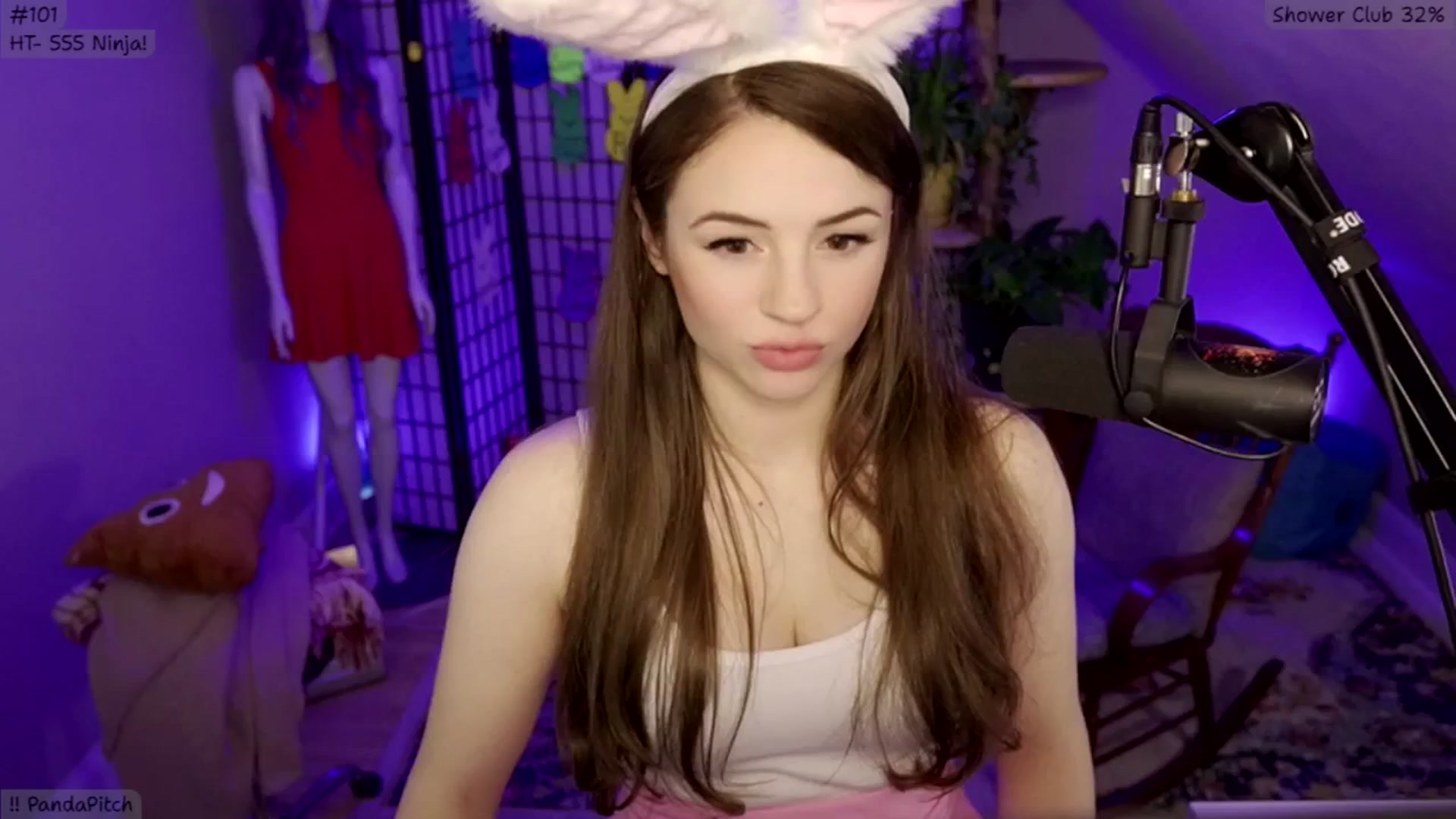 Gallery image thumbnail from ThePeepShow's myfreecams stream on, 04/19/2025, 06:41 image 15 of 20