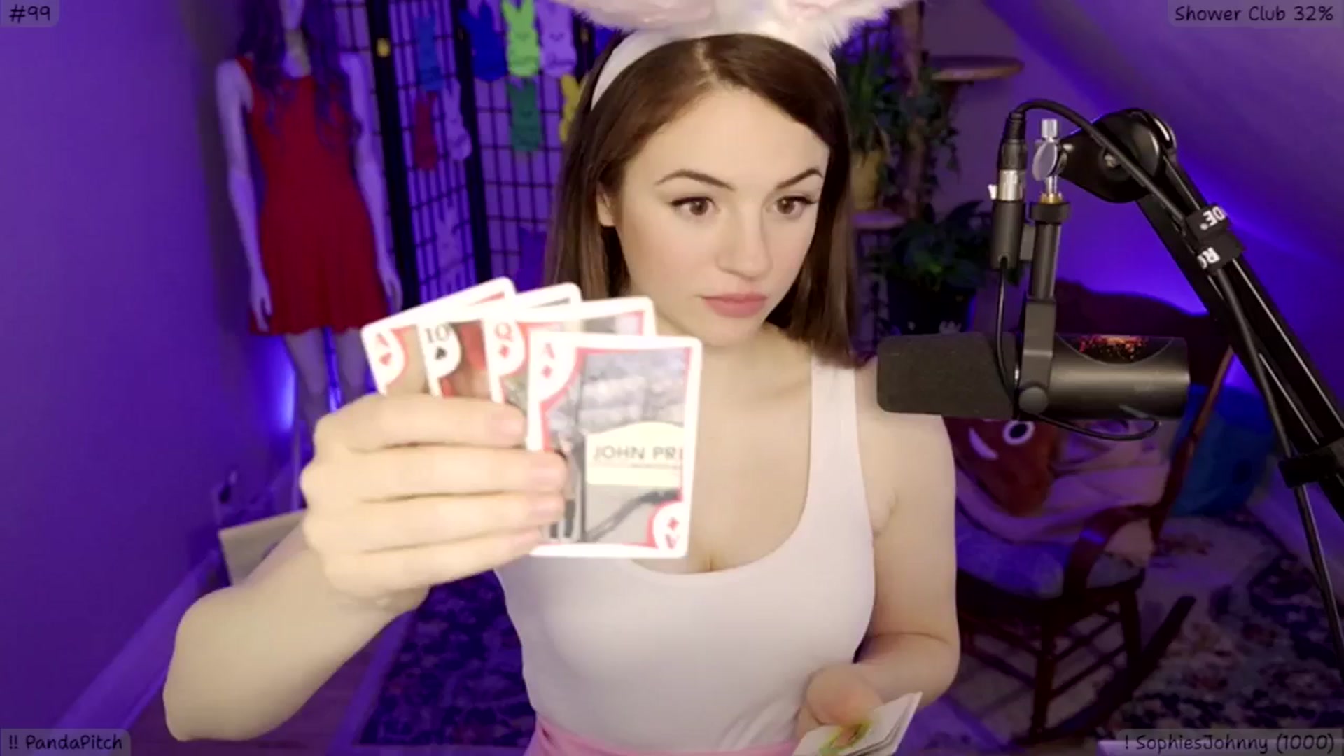 Gallery image thumbnail from ThePeepShow's myfreecams stream on, 04/19/2025, 09:19 image 6 of 20