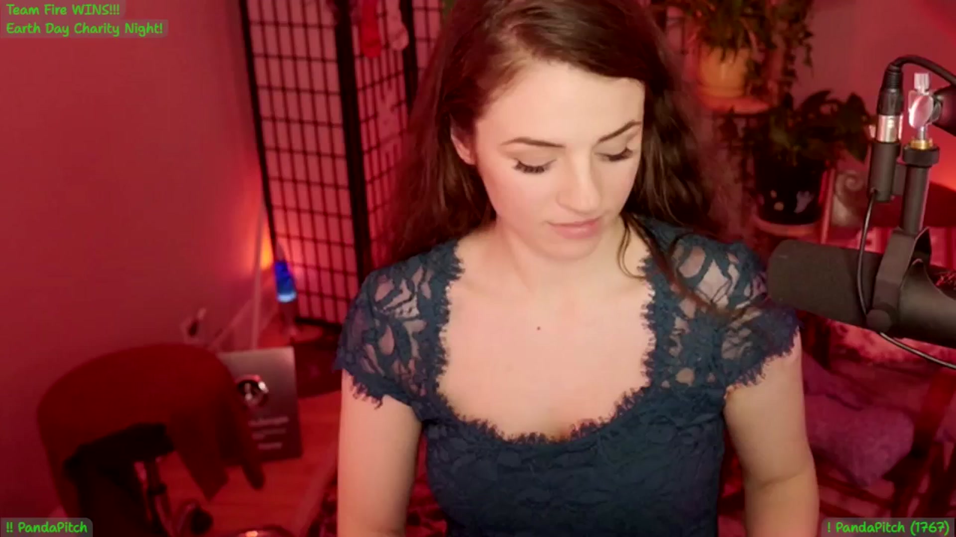Gallery image thumbnail from ThePeepShow's myfreecams stream on, 04/23/2025, 07:23 image 17 of 20