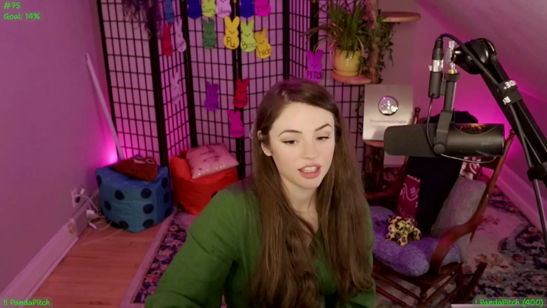 Gallery image thumbnail from ThePeepShow's myfreecams stream on, 04/24/2025, 07:31 image 11 of 20