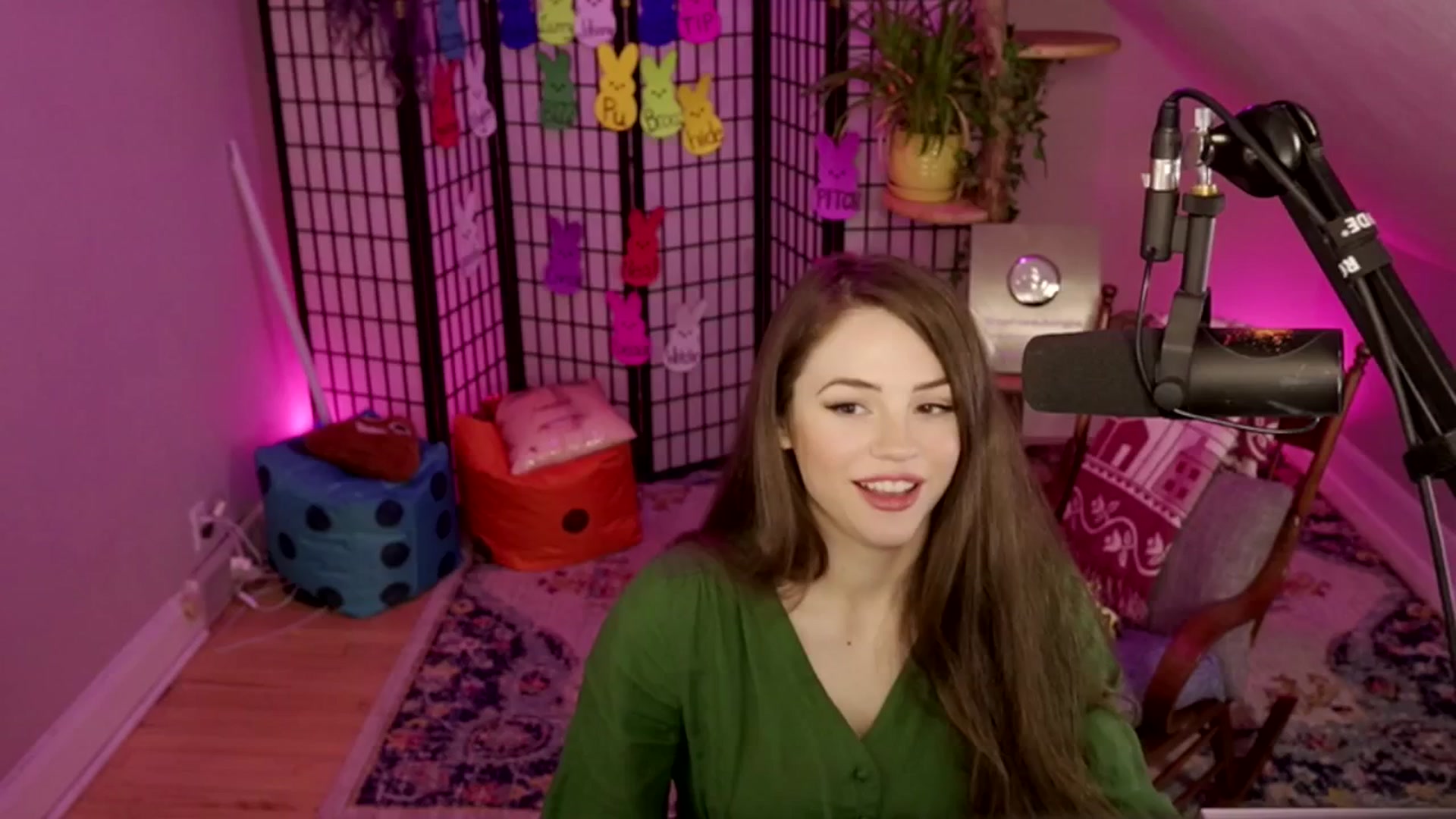 Gallery image thumbnail from ThePeepShow's myfreecams stream on, 04/24/2025, 07:31 image 3 of 20