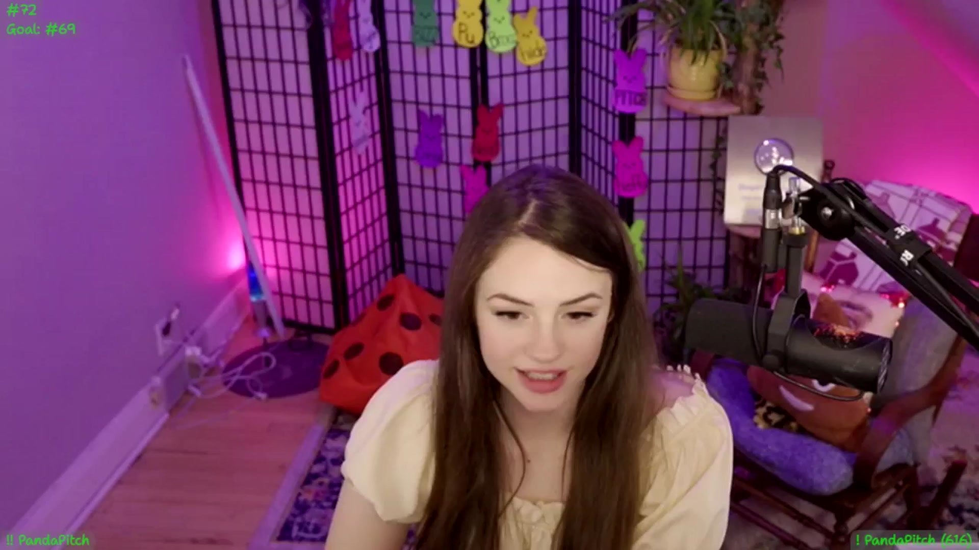 Gallery image thumbnail from ThePeepShow's myfreecams stream on, 04/25/2025, 07:55 image 17 of 20