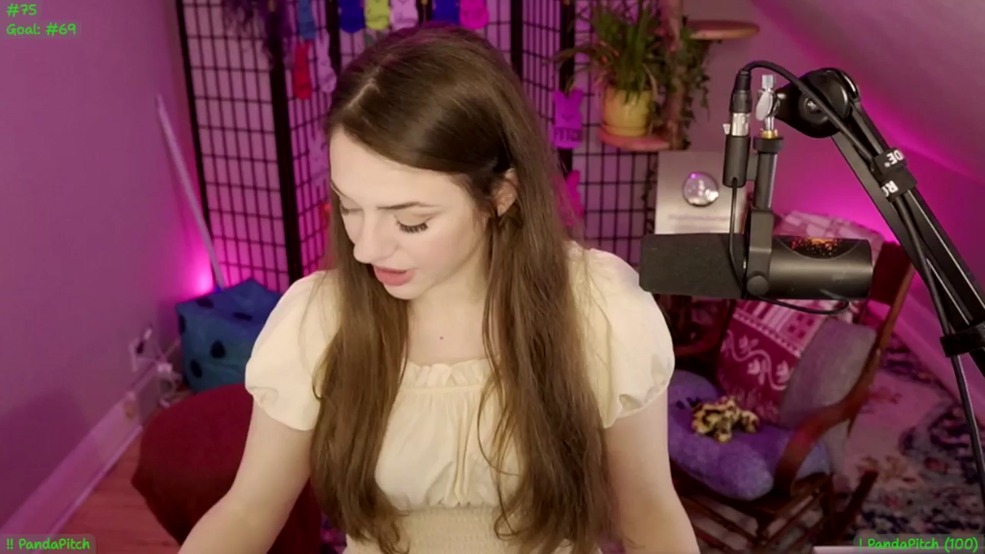 Gallery image thumbnail from ThePeepShow's myfreecams stream on, 04/25/2025, 07:55 image 1 of 20