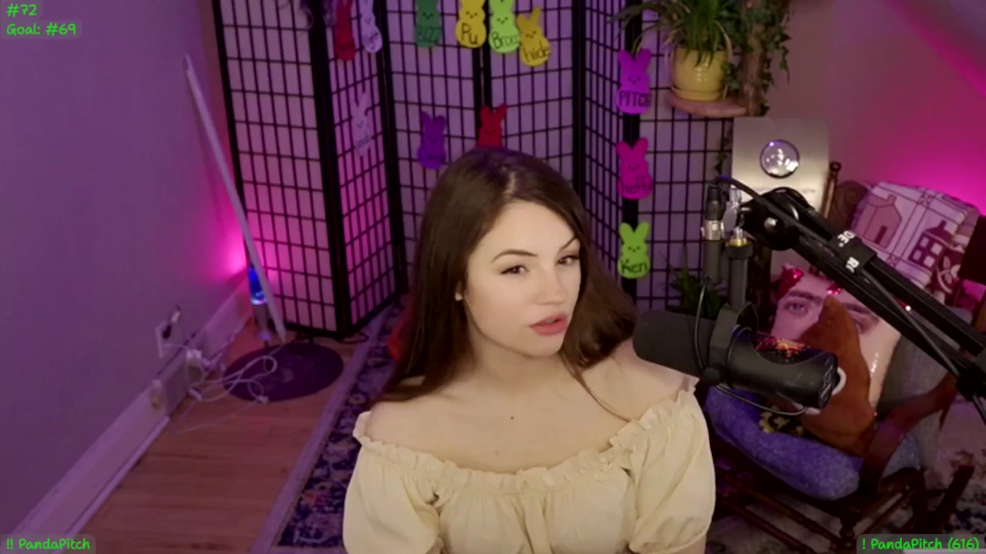 Gallery image thumbnail from ThePeepShow's myfreecams stream on, 04/25/2025, 07:55 image 15 of 20