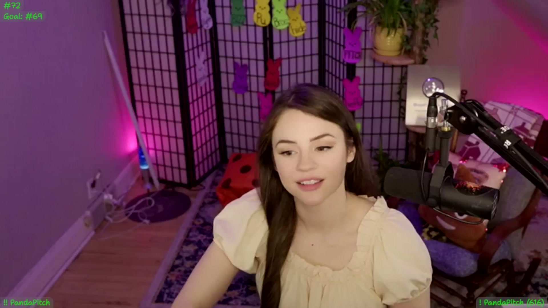 Gallery image thumbnail from ThePeepShow's myfreecams stream on, 04/25/2025, 07:55 image 16 of 20