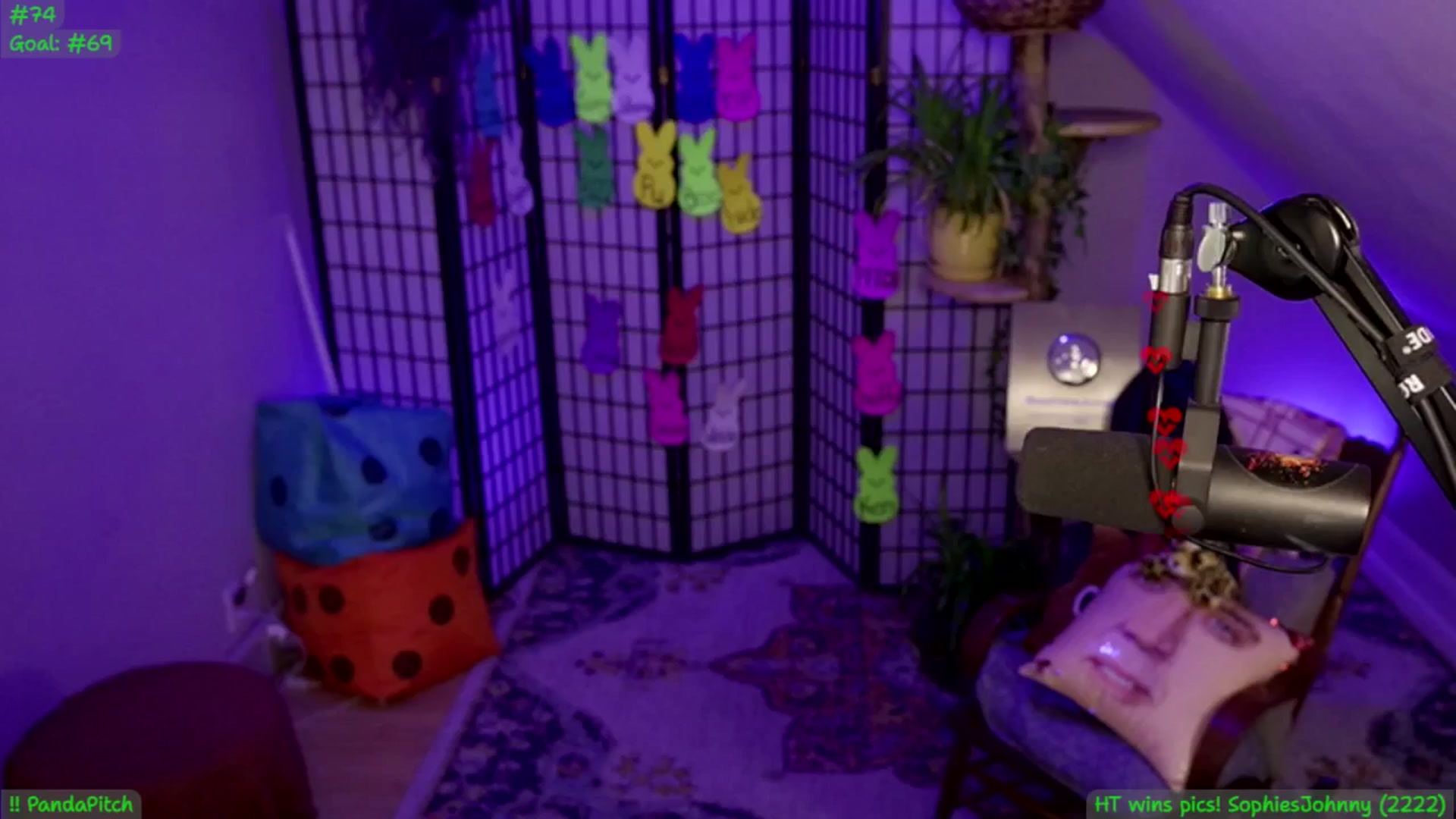 Gallery image thumbnail from ThePeepShow's myfreecams stream on, 04/26/2025, 08:21 image 17 of 20