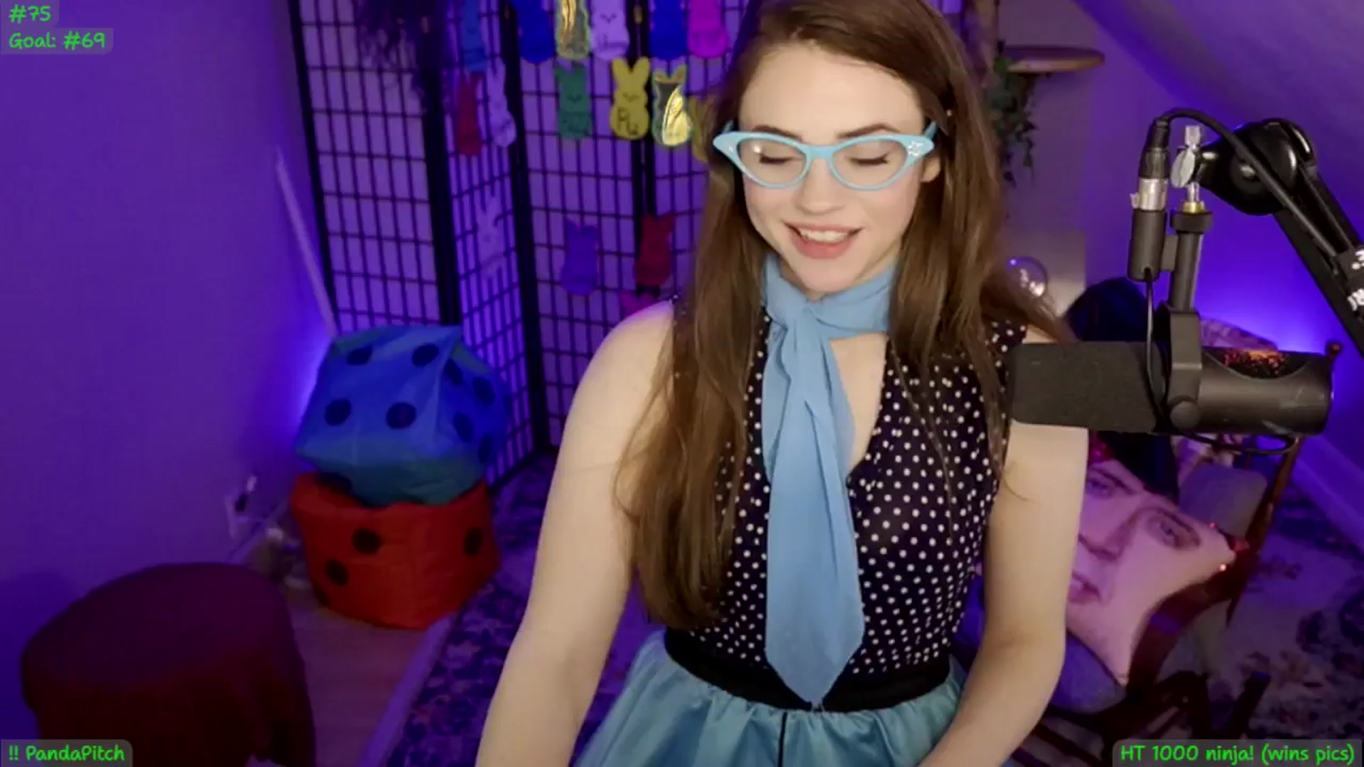 Gallery image thumbnail from ThePeepShow's myfreecams stream on, 04/26/2025, 08:21 image 10 of 20