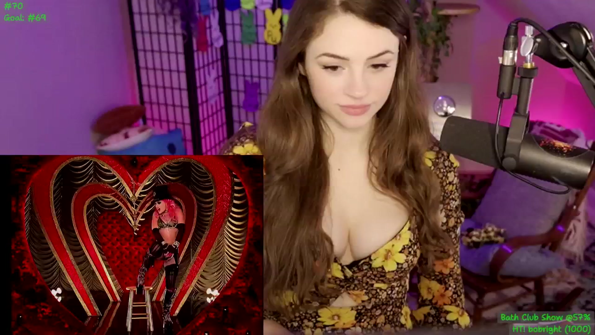 Gallery image thumbnail from ThePeepShow's myfreecams stream on, 04/28/2025, 08:55 image 12 of 20