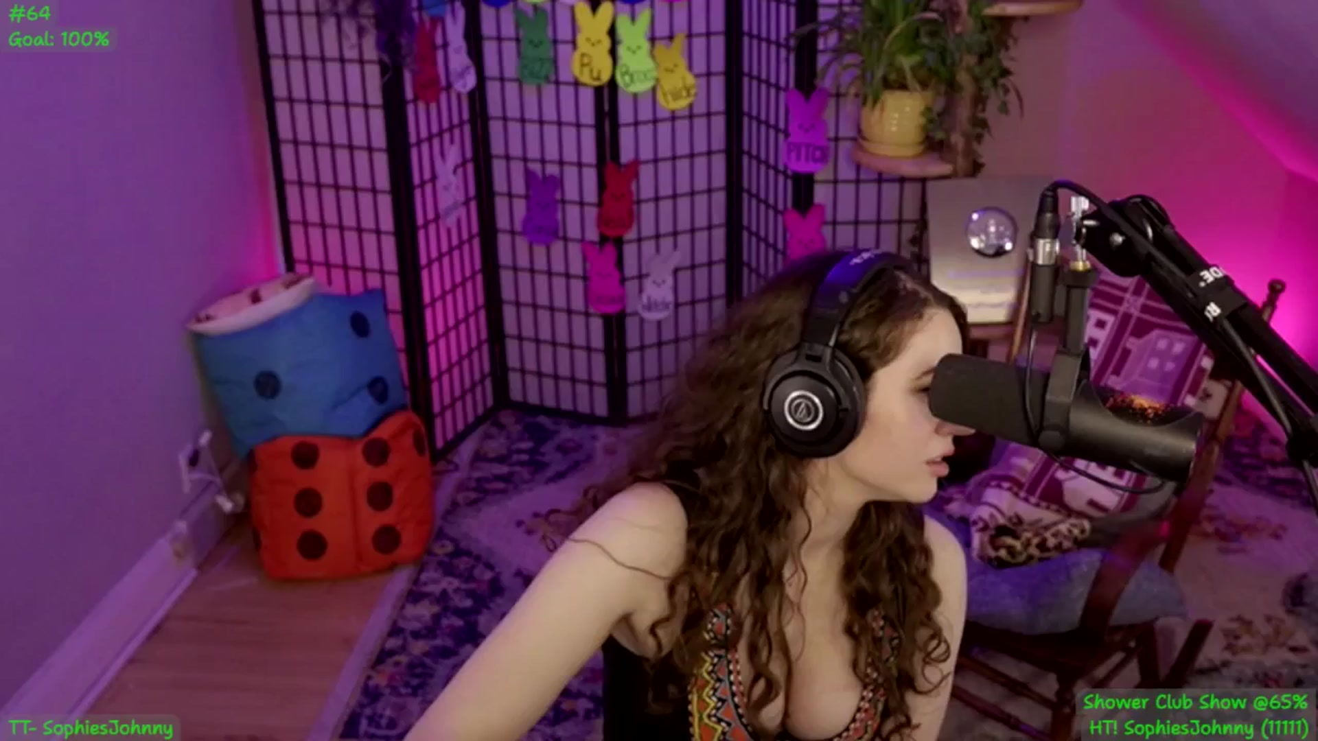 Gallery image thumbnail from ThePeepShow's myfreecams stream on, 04/30/2025, 09:39 image 14 of 20