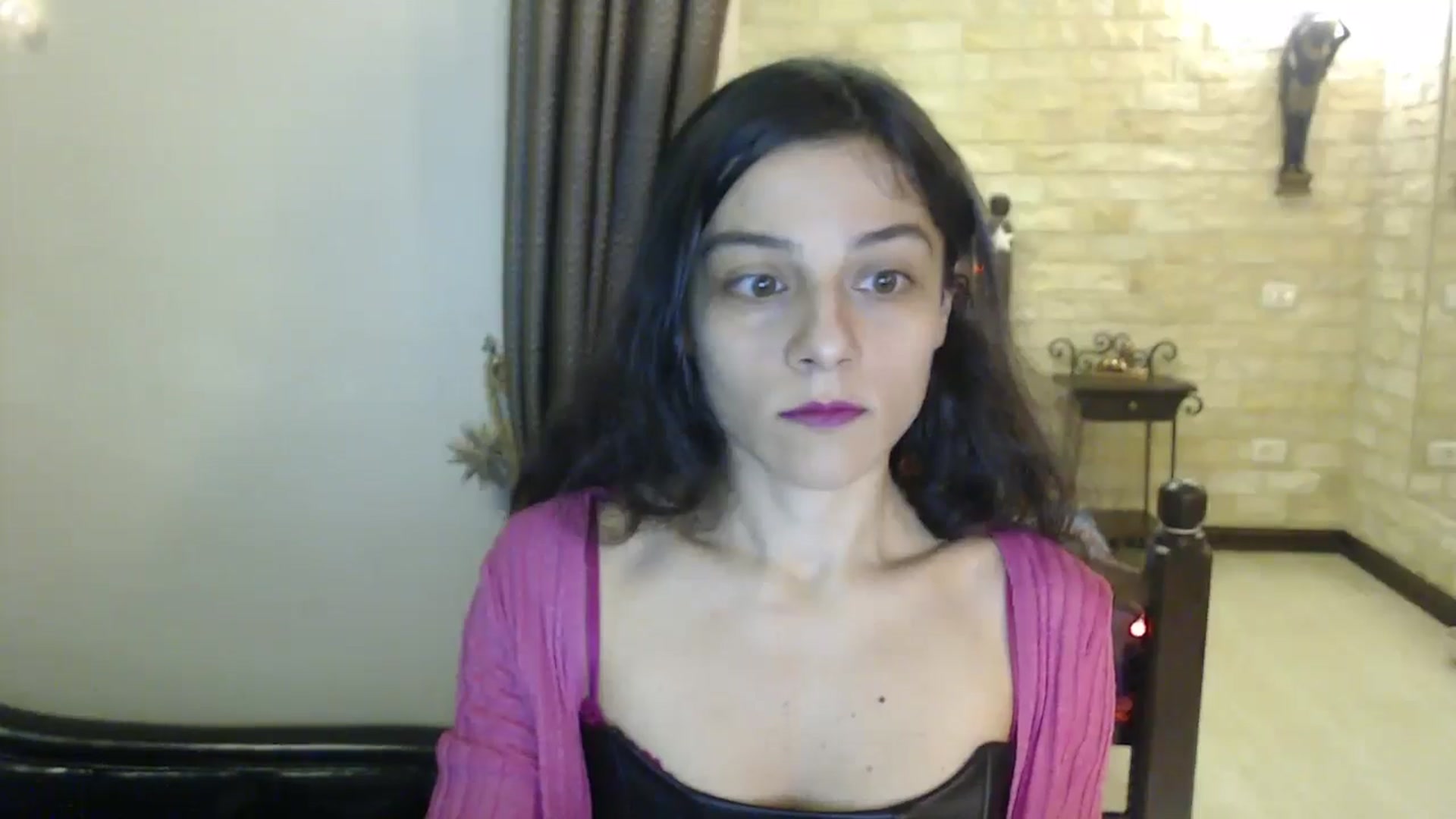 Gallery image thumbnail from ThePerfectNam's myfreecams stream on, 12/24/2024, 04:02 image 14 of 20