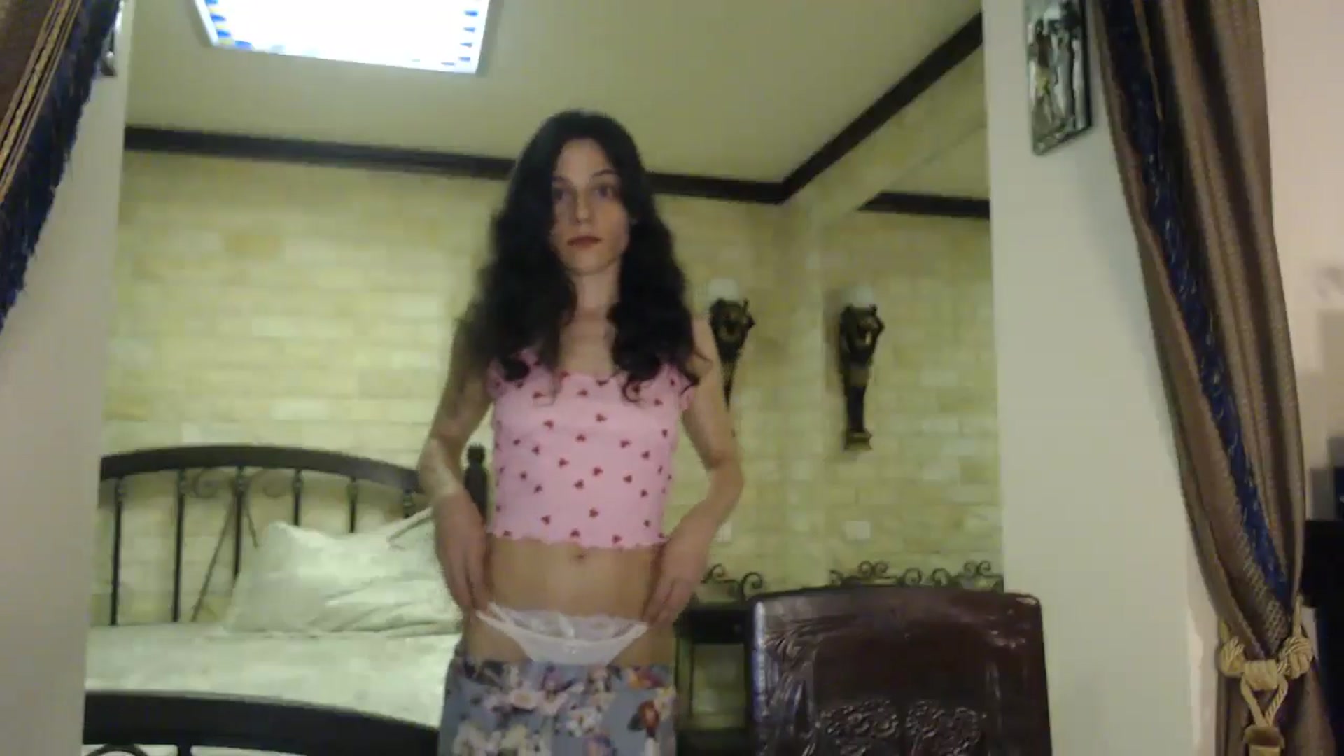 Gallery image thumbnail from ThePerfectNam's myfreecams stream on, 04/17/2025, 02:37 image 10 of 20