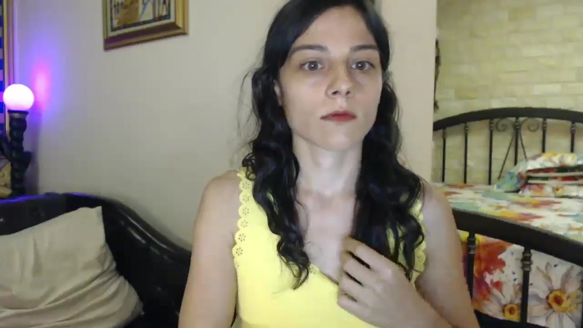 Gallery image thumbnail from ThePerfectNme's myfreecams stream on, 08/25/2024, 20:00 image 8 of 20